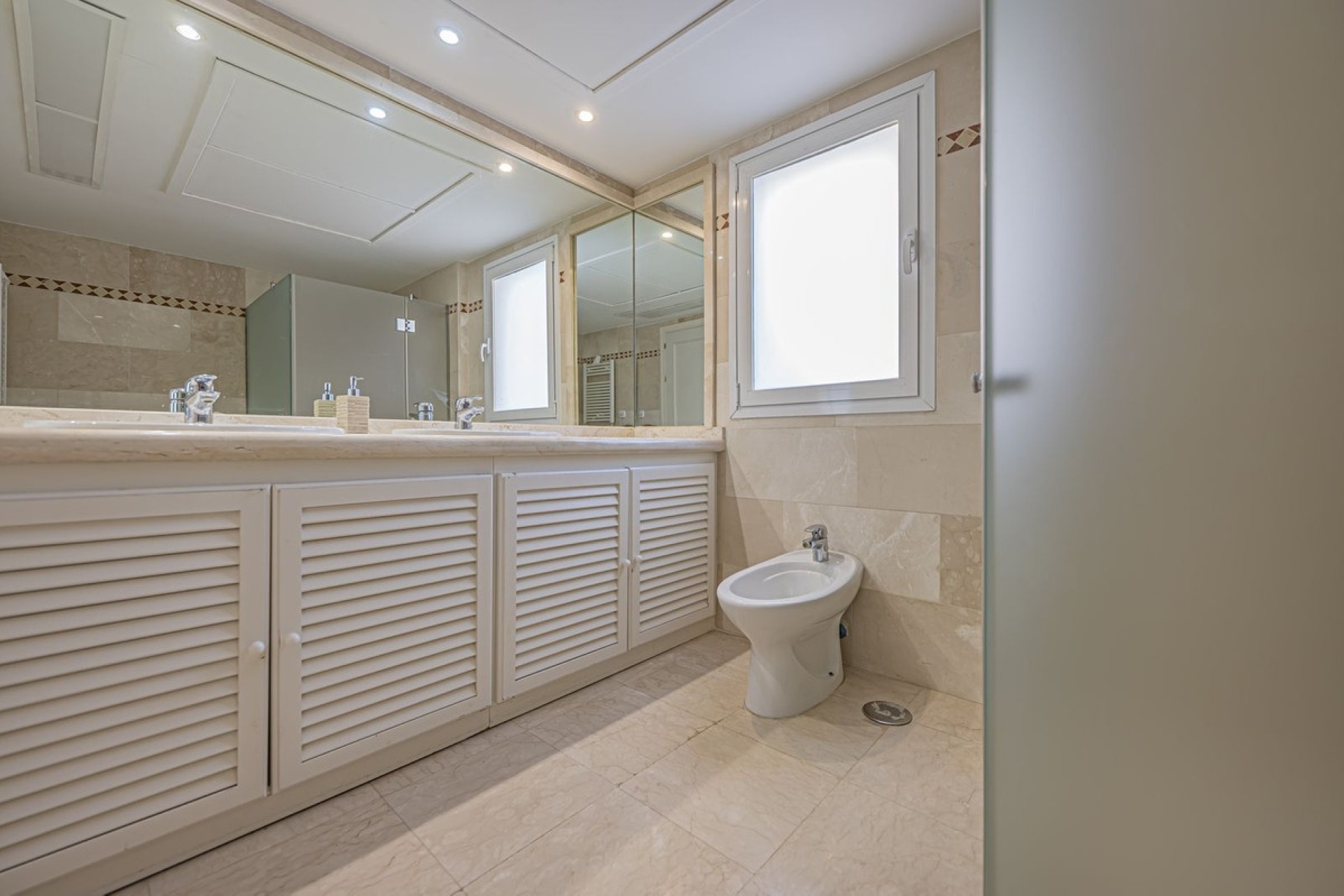 Rynek wtórny - apartment - Marbella - Nueva Andalucía
