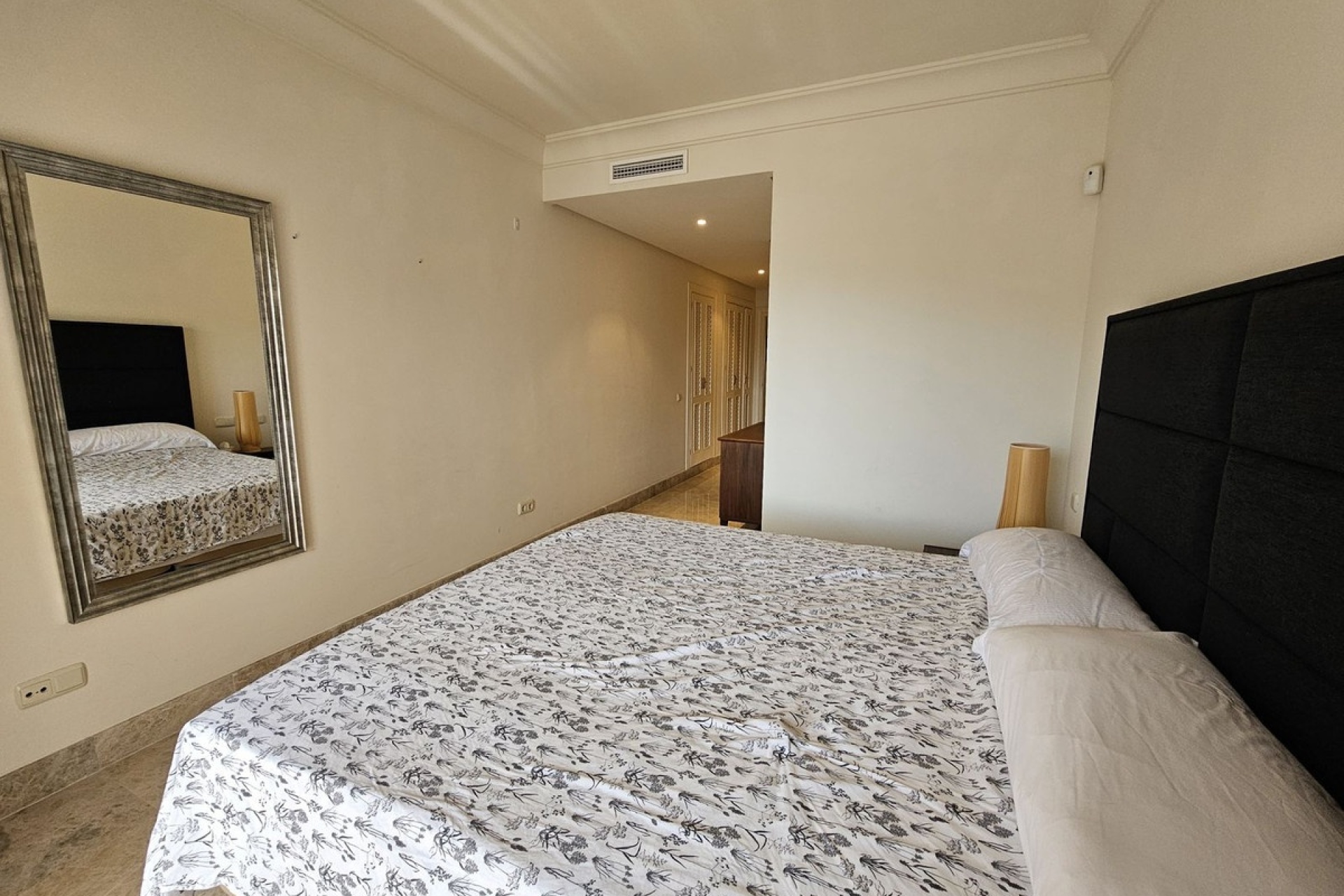 Rynek wtórny - apartment - Marbella - Nueva Andalucía