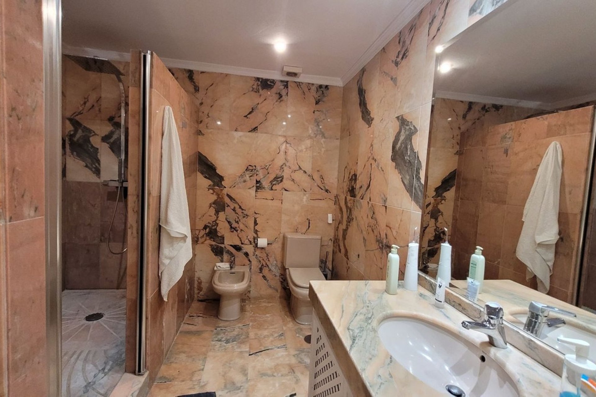 Rynek wtórny - apartment - Marbella - Nueva Andalucía