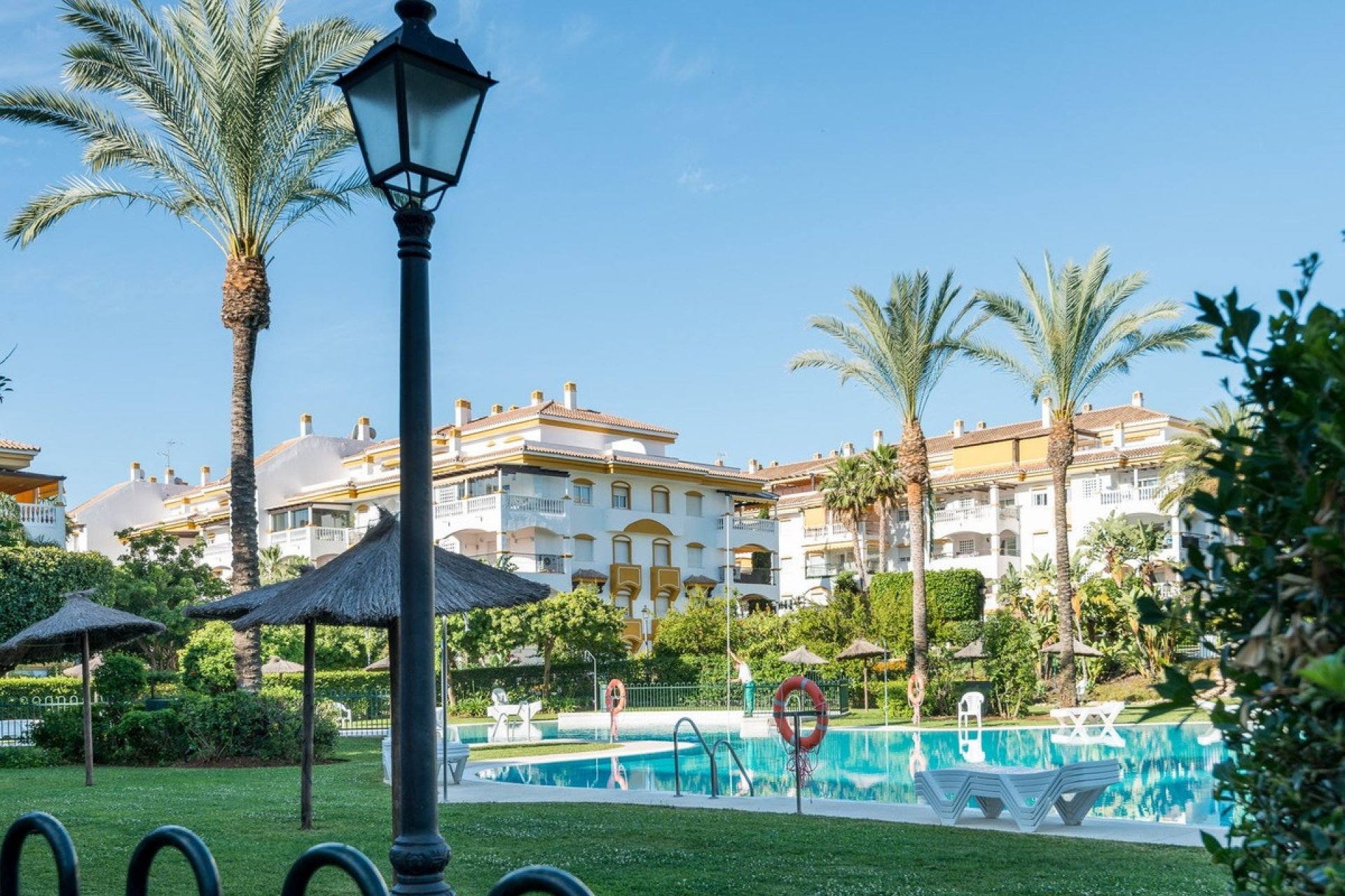Rynek wtórny - apartment - Marbella - Nueva Andalucía