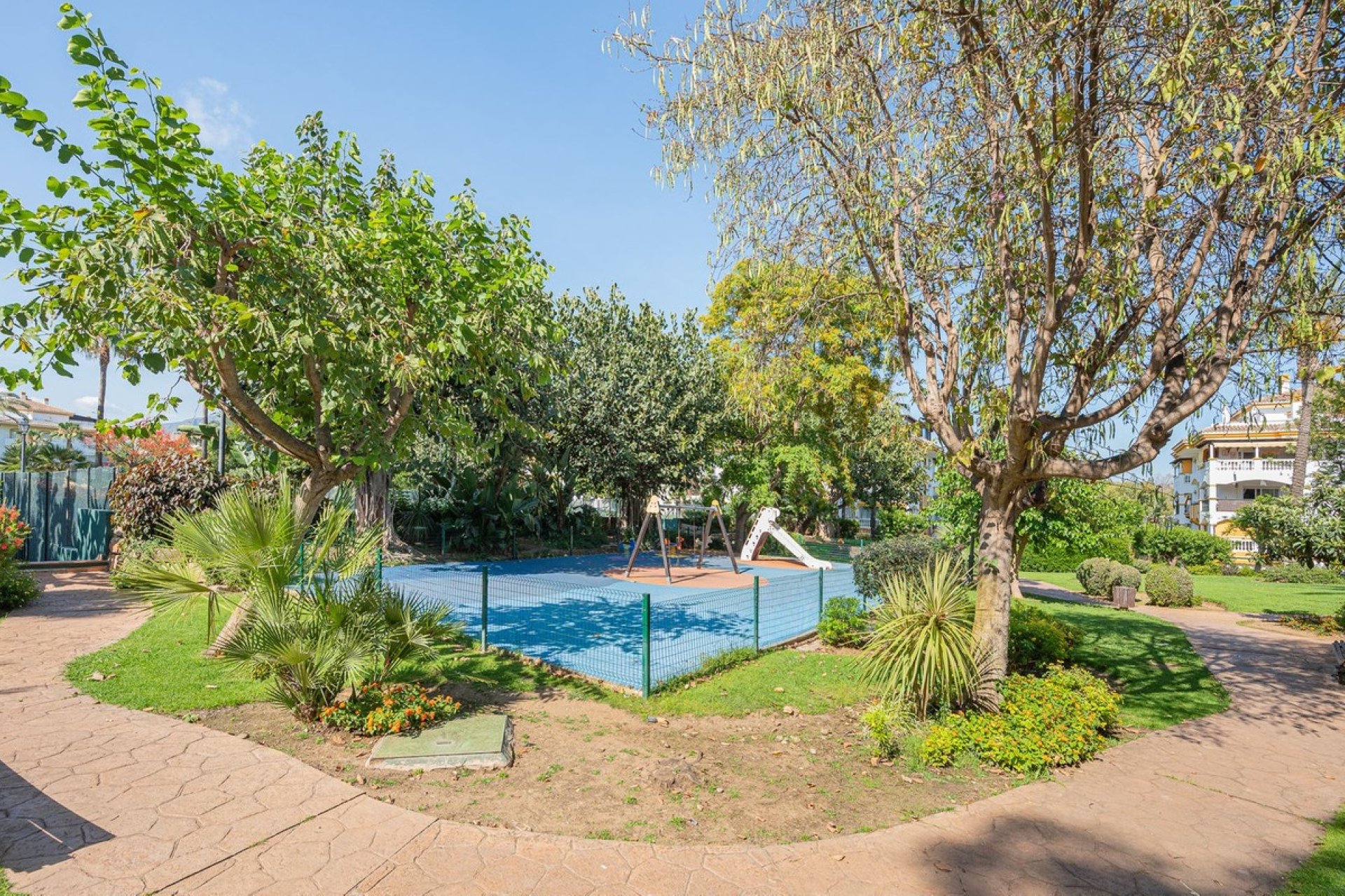 Rynek wtórny - apartment - Marbella - Nueva Andalucía