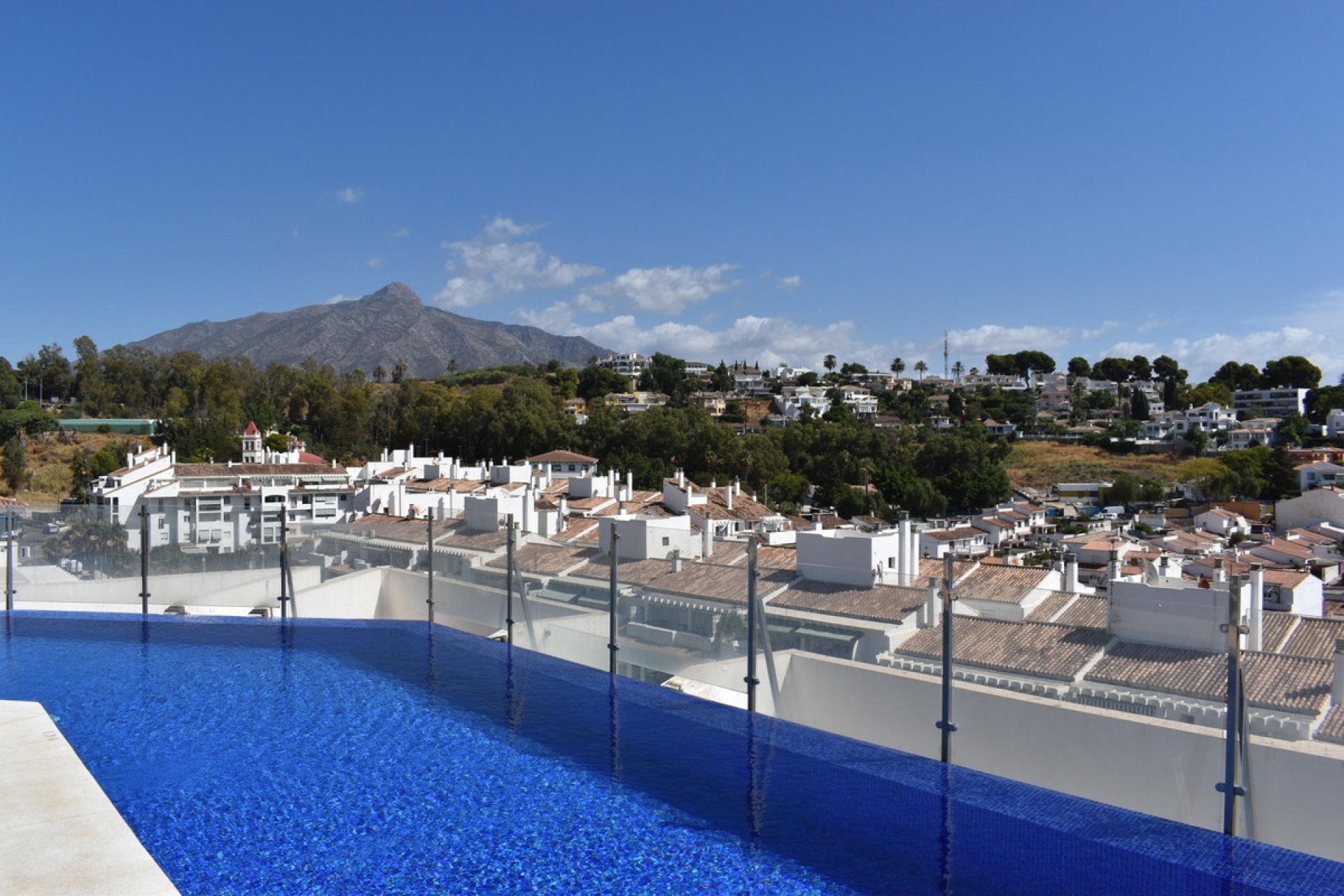 Rynek wtórny - apartment - Marbella - Nueva Andalucía