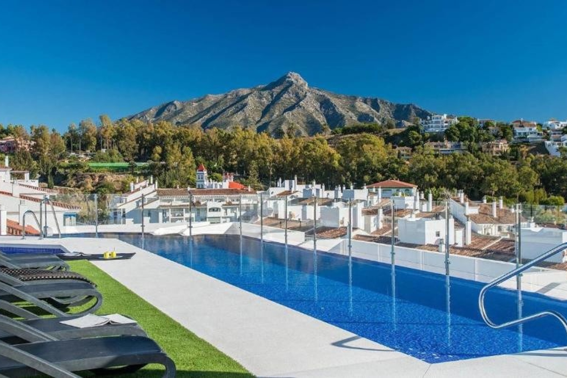 Rynek wtórny - apartment - Marbella - Nueva Andalucía