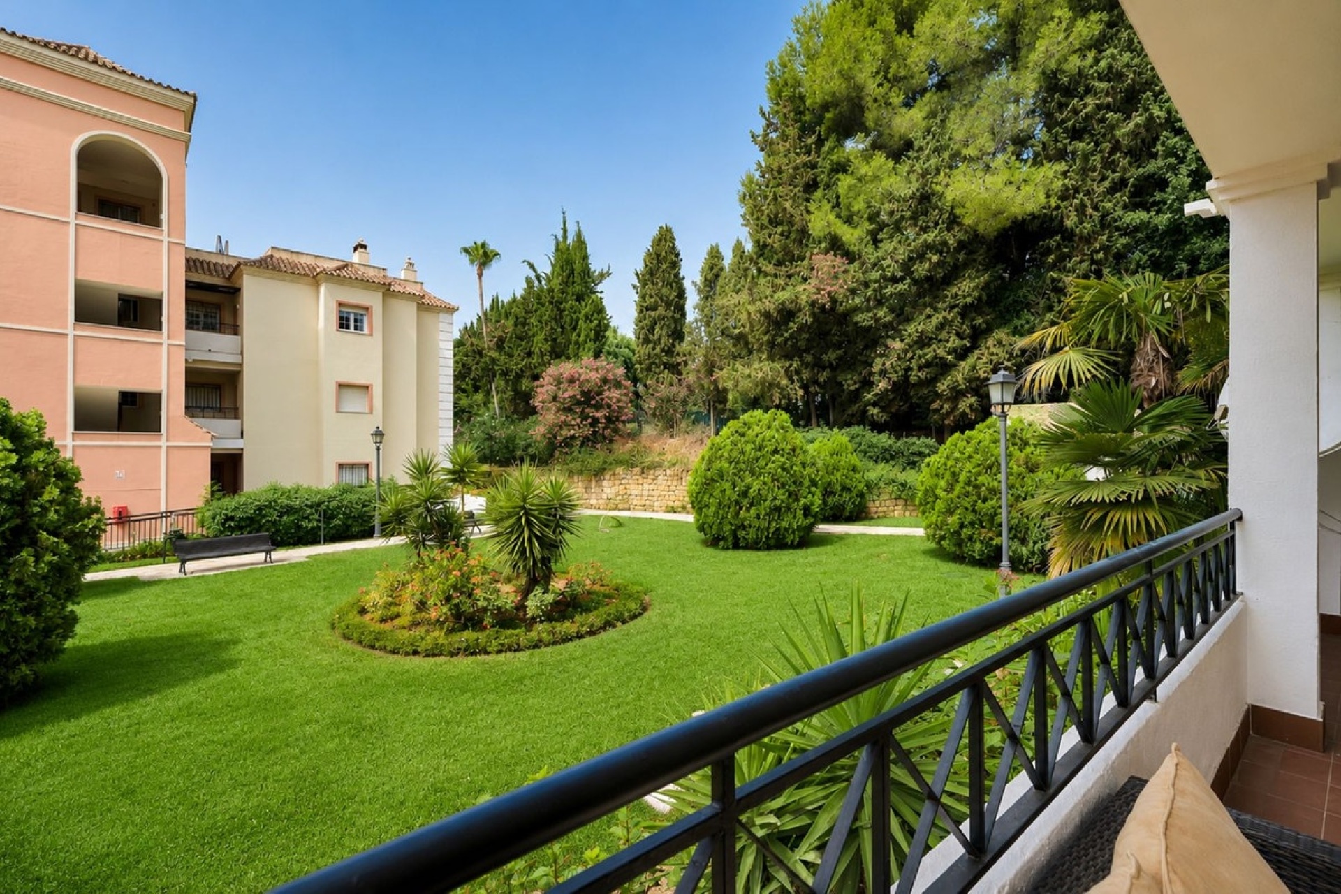 Rynek wtórny - apartment - Marbella - Nueva Andalucía