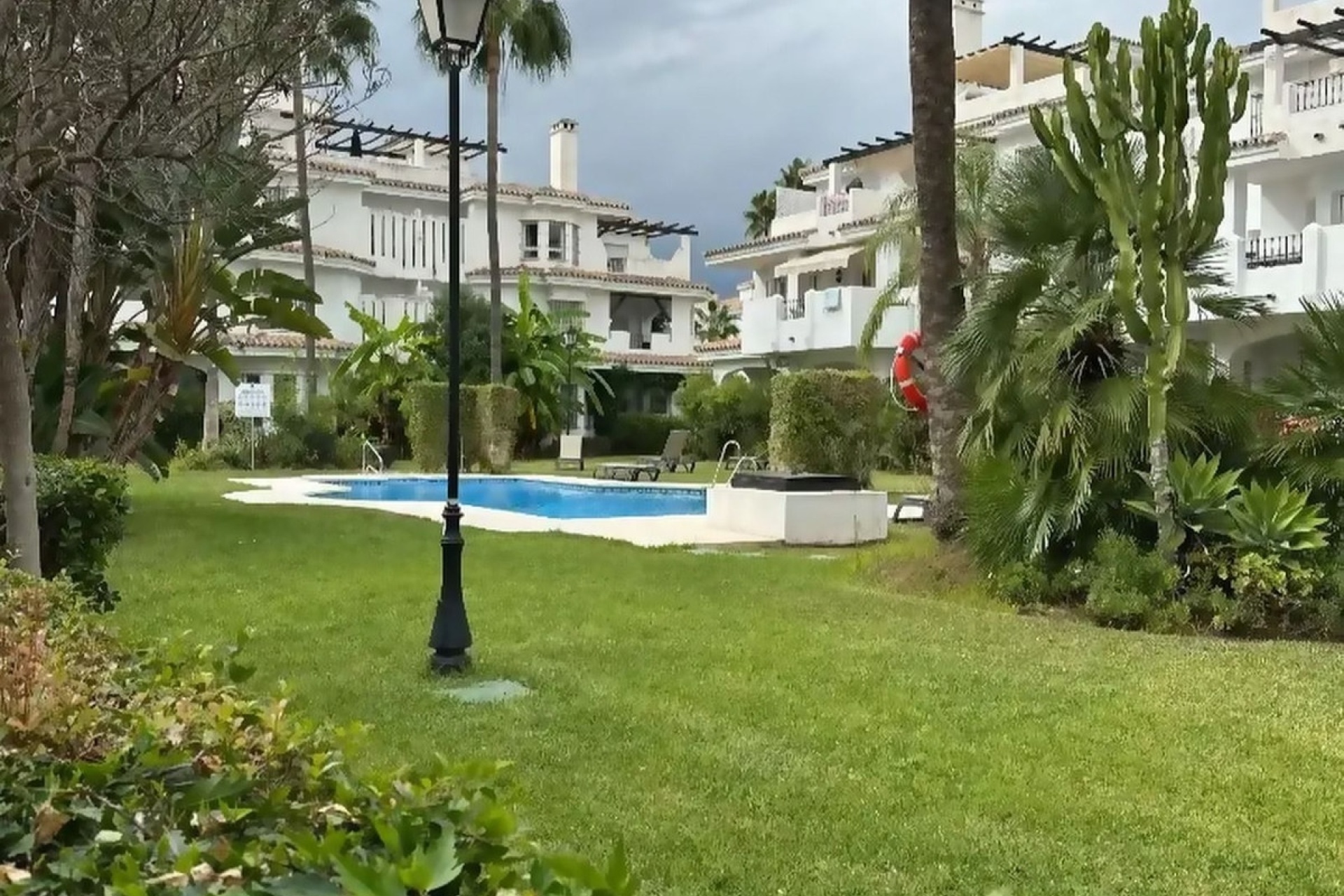 Rynek wtórny - apartment - Marbella - Nueva Andalucía