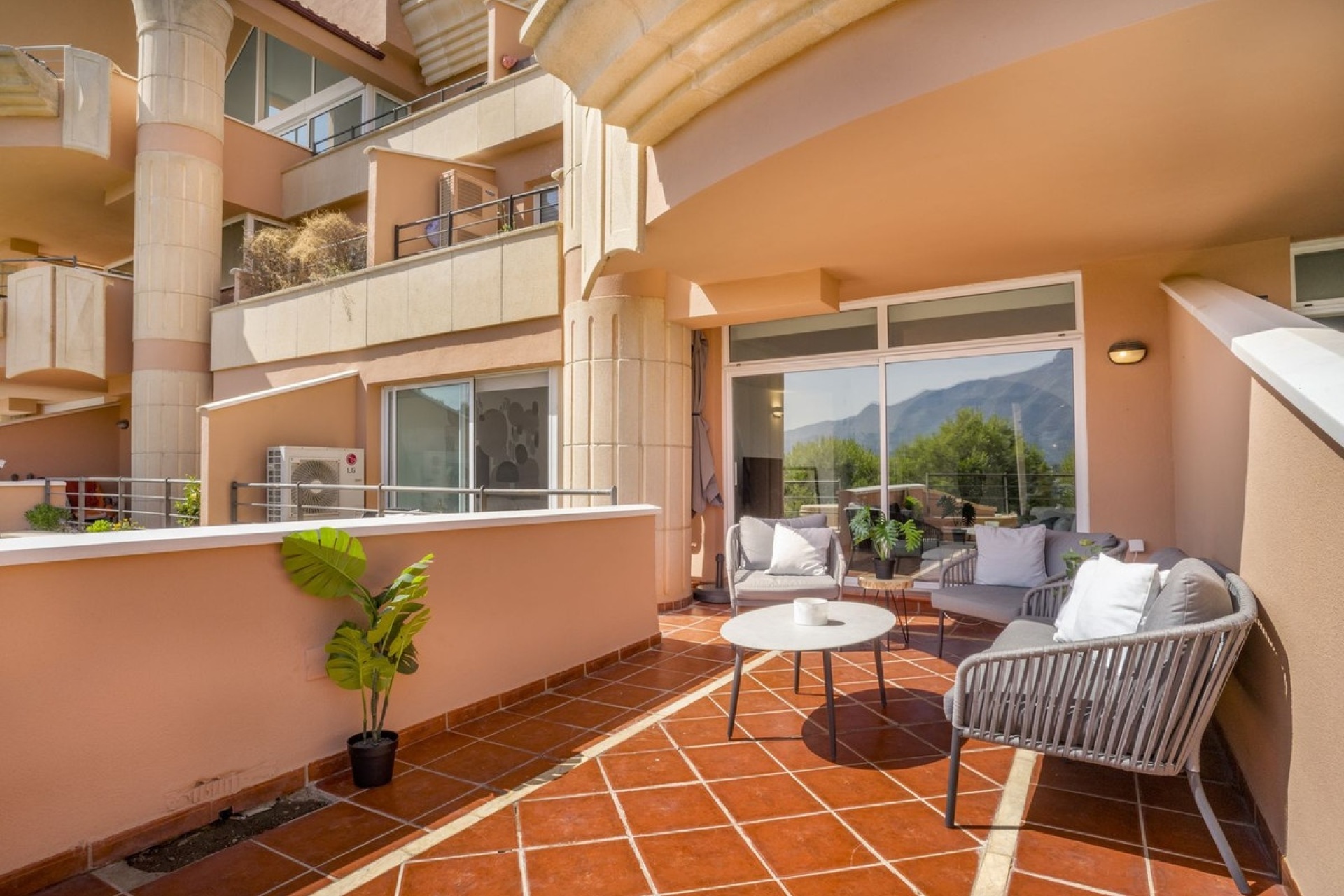Rynek wtórny - apartment - Marbella - Nueva Andalucía