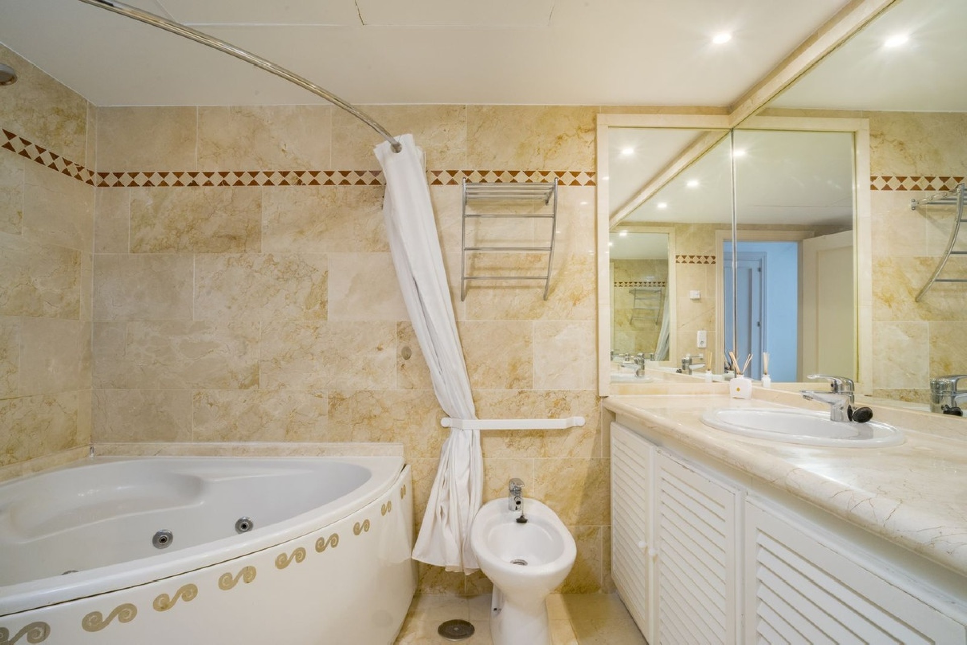 Rynek wtórny - apartment - Marbella - Nueva Andalucía