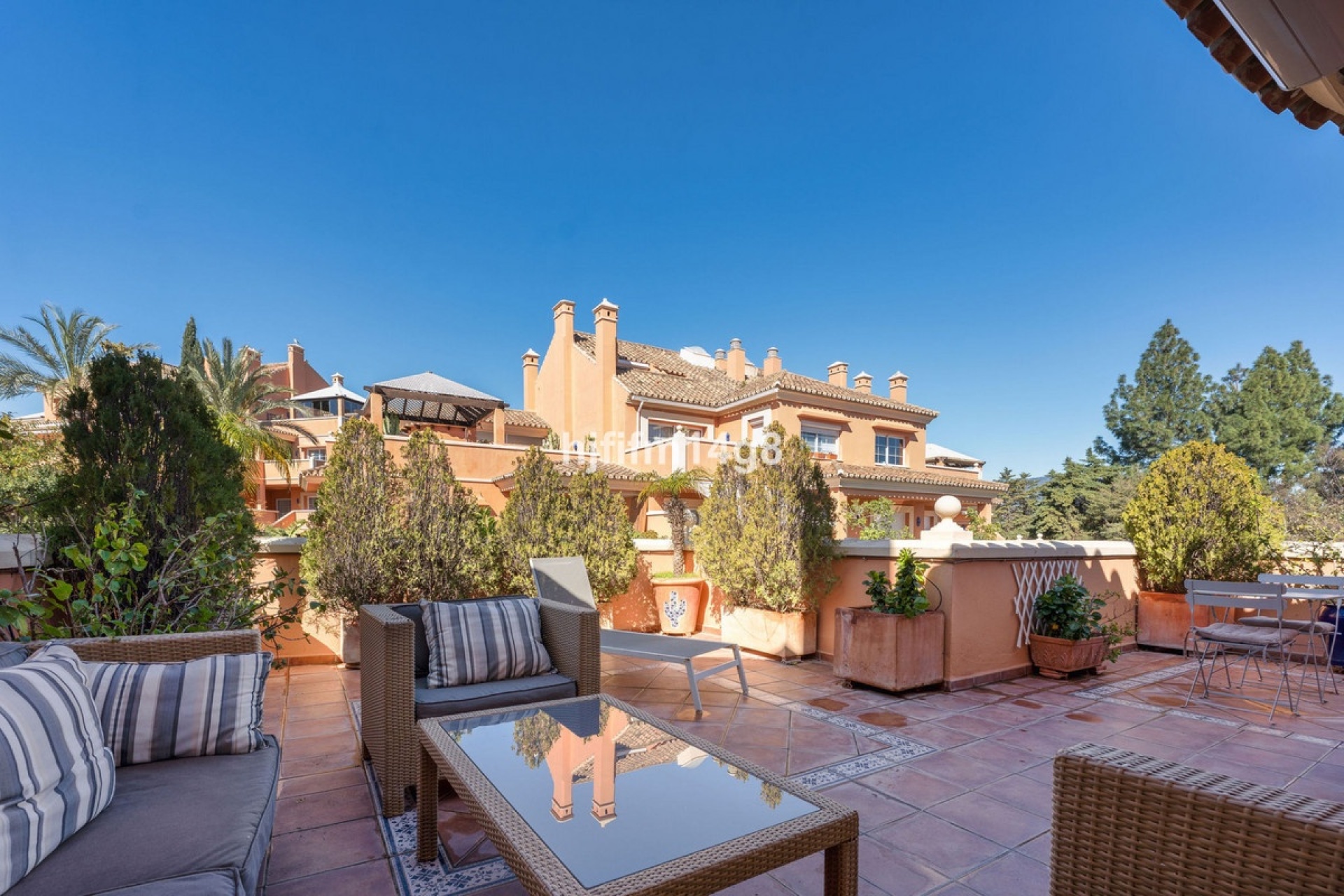 Rynek wtórny - apartment - Marbella - Nueva Andalucía