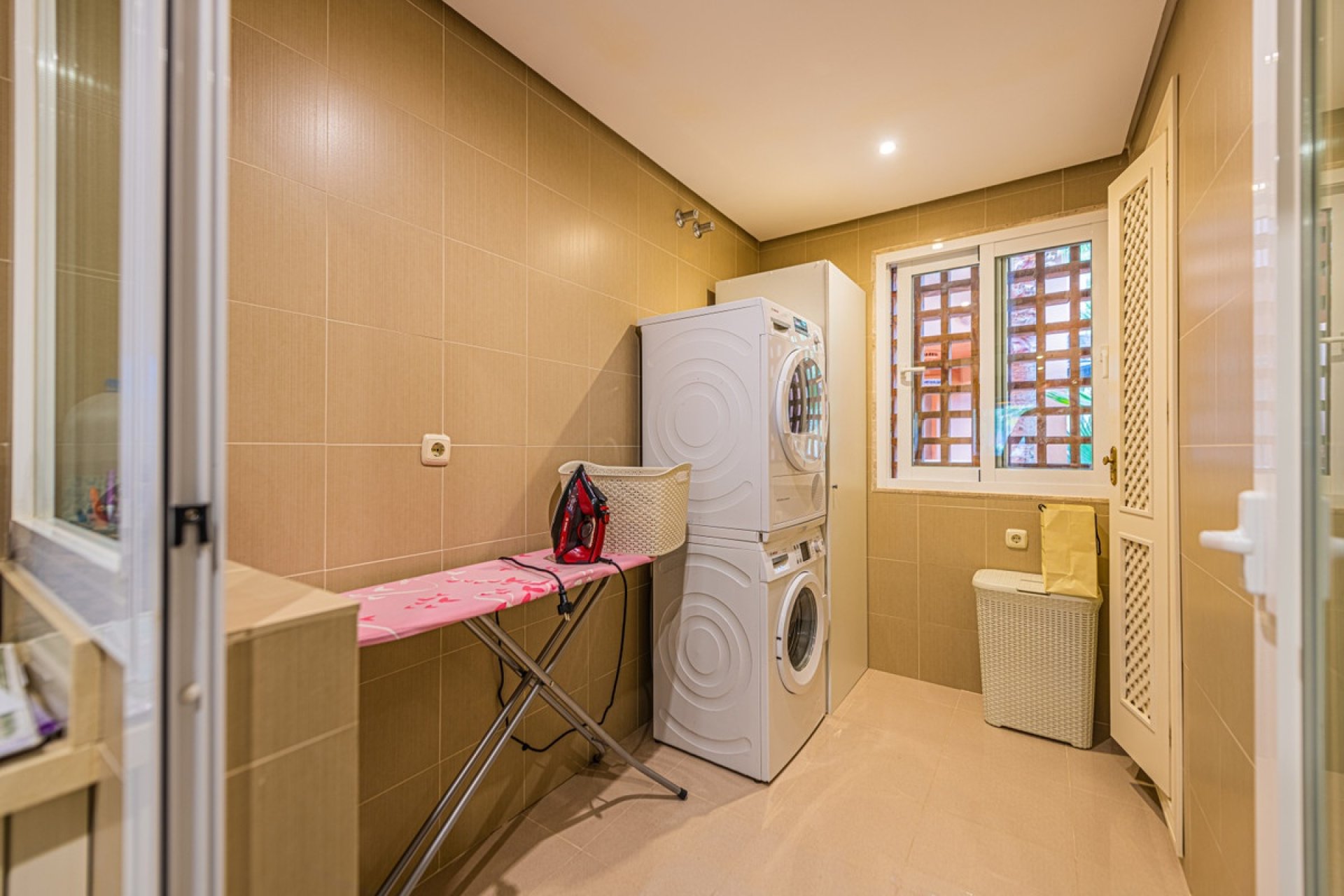 Rynek wtórny - apartment - Marbella - Nueva Andalucía