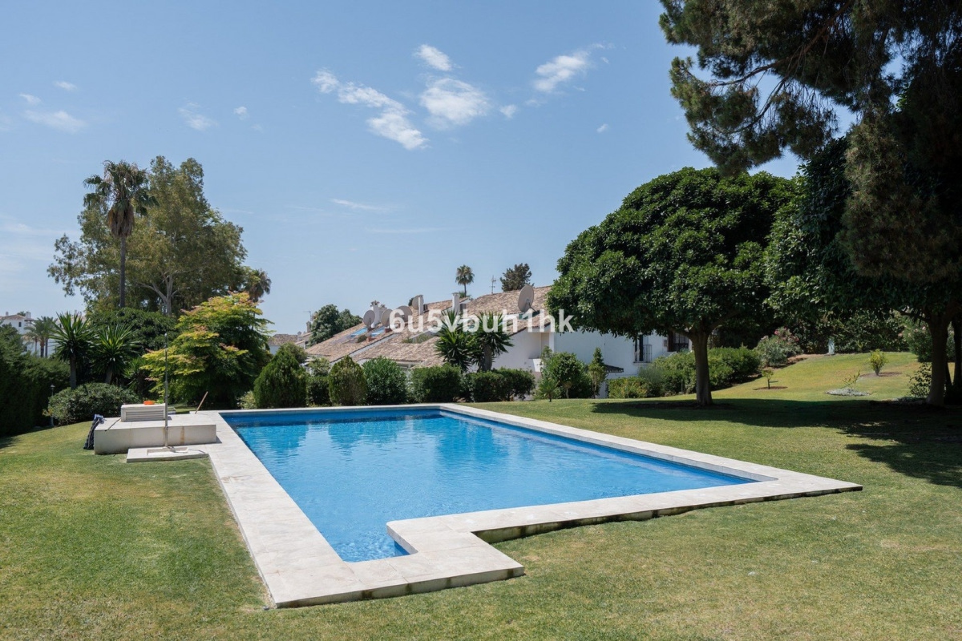 Rynek wtórny - apartment - Marbella - Nueva Andalucía