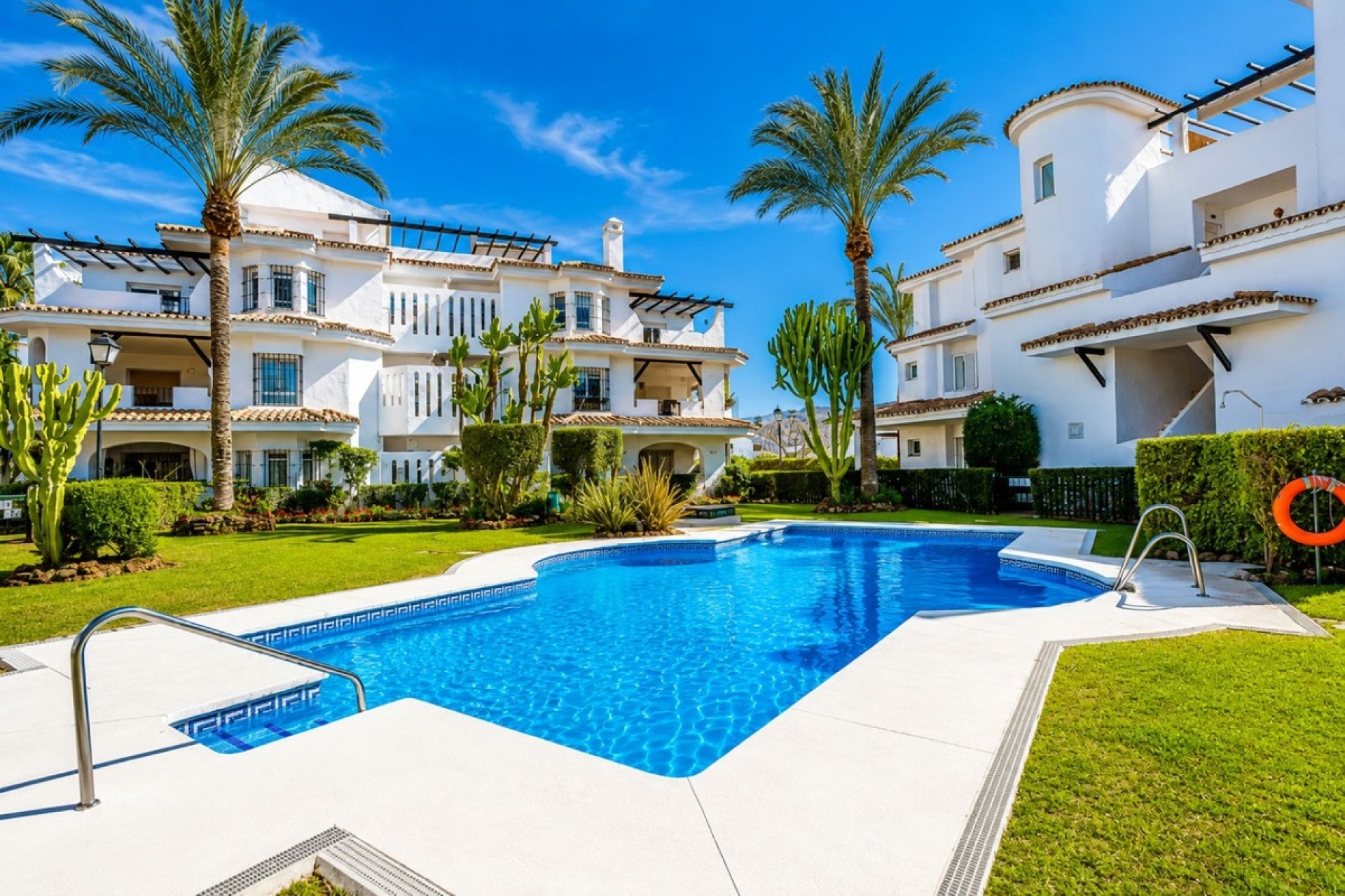 Rynek wtórny - apartment - Marbella - Nueva Andalucía