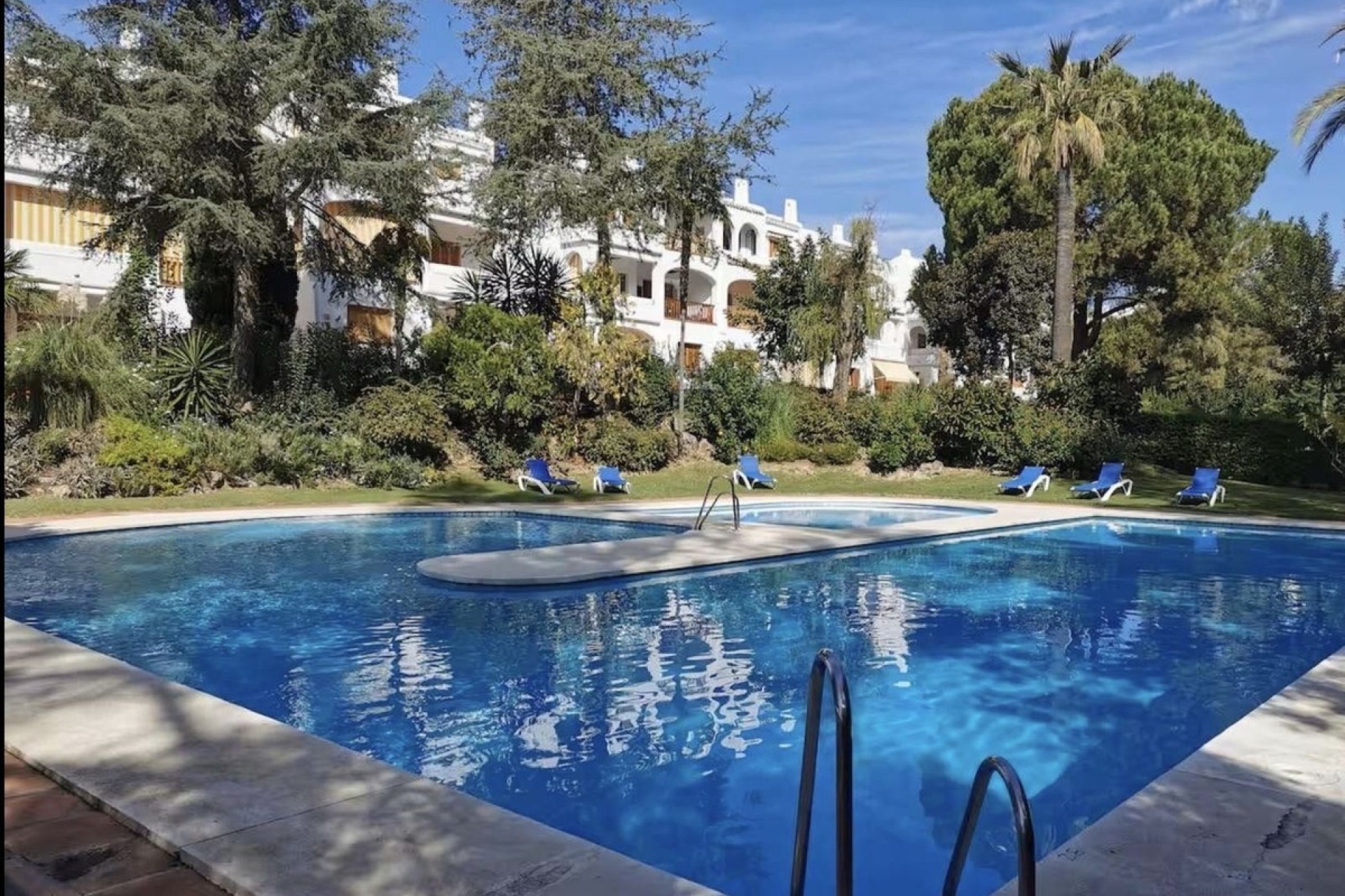Rynek wtórny - apartment - Marbella - Nueva Andalucía