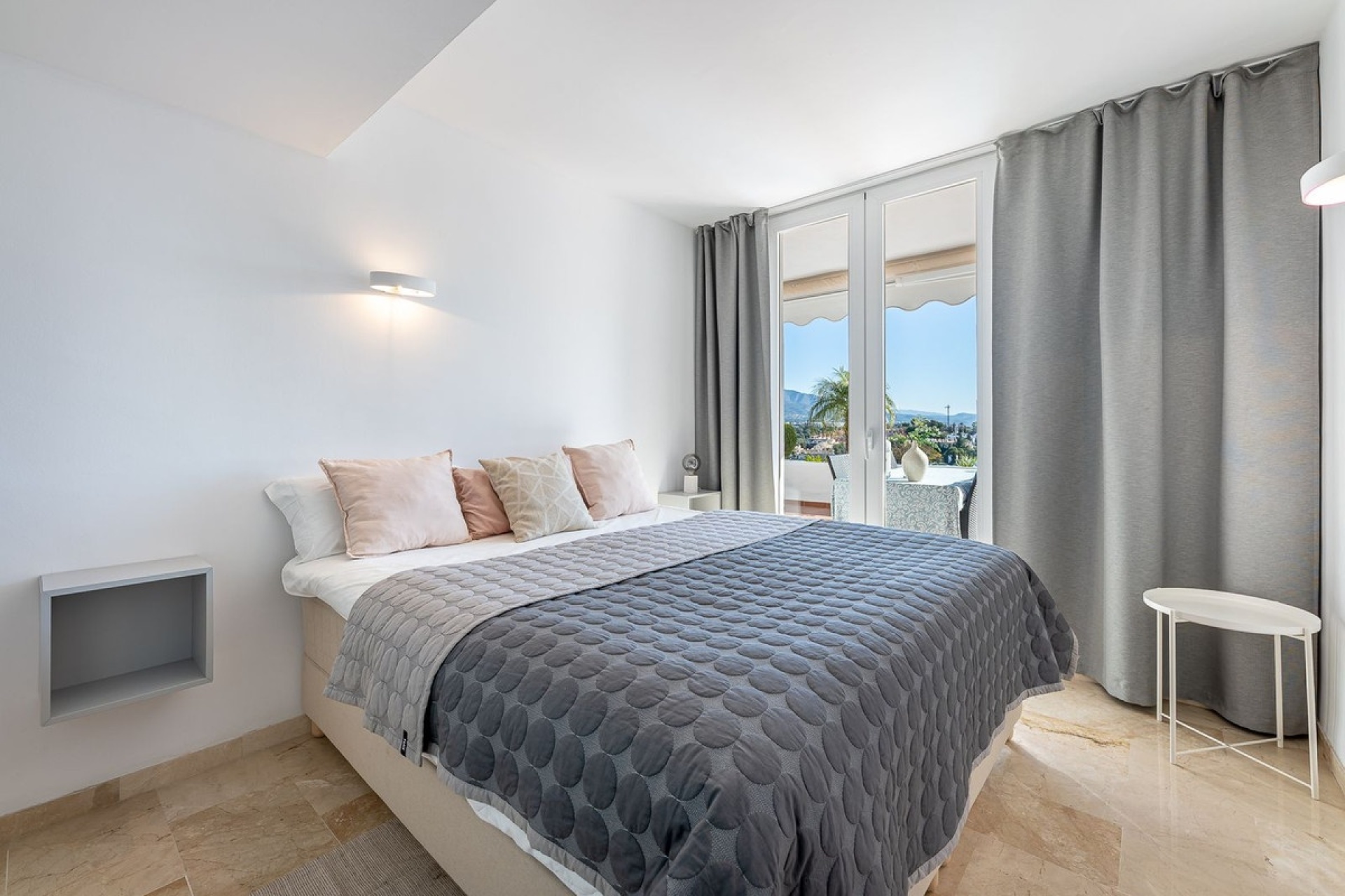 Rynek wtórny - apartment - Marbella - Nueva Andalucía