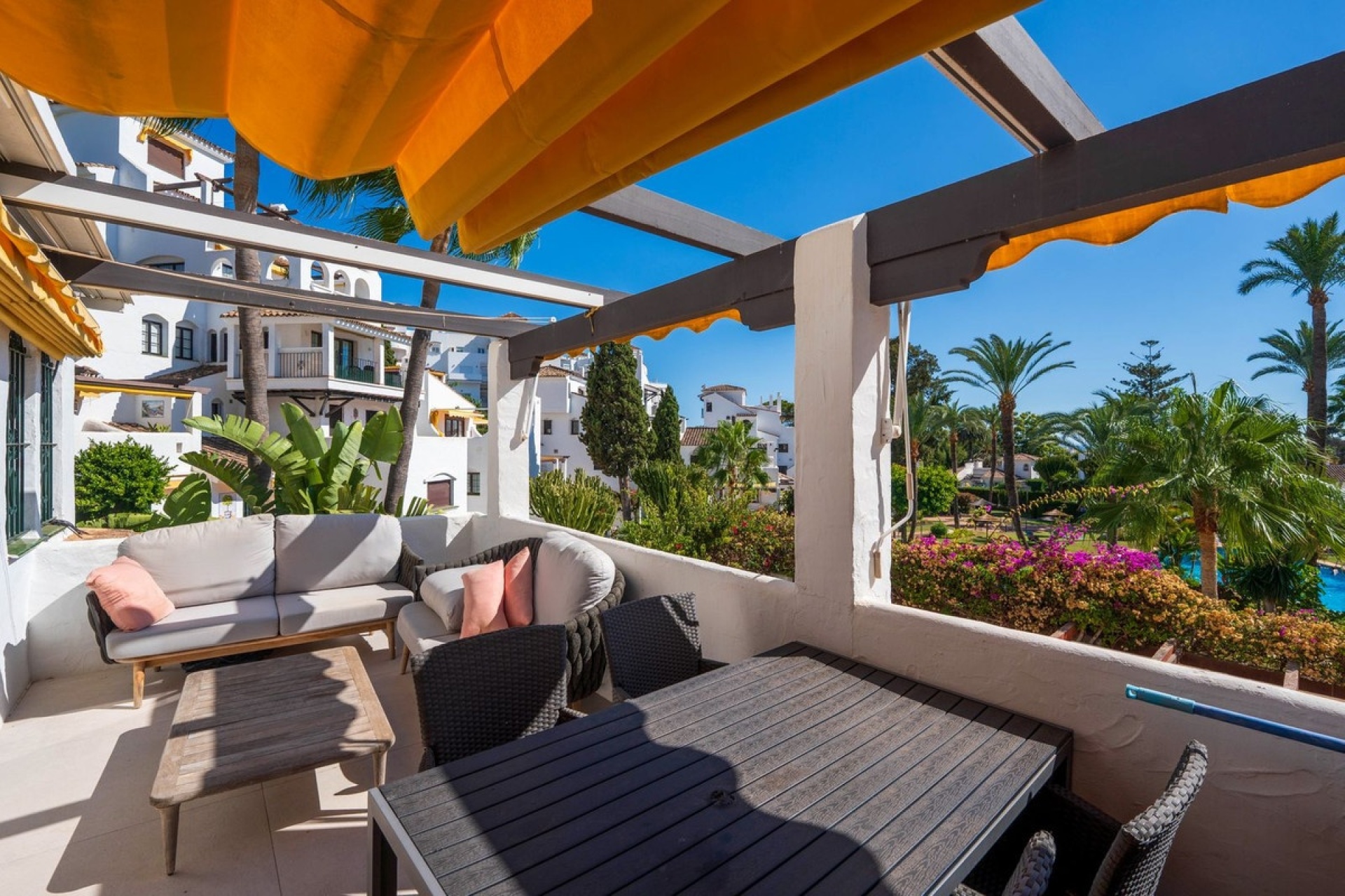 Rynek wtórny - apartment - Marbella - Nueva Andalucía
