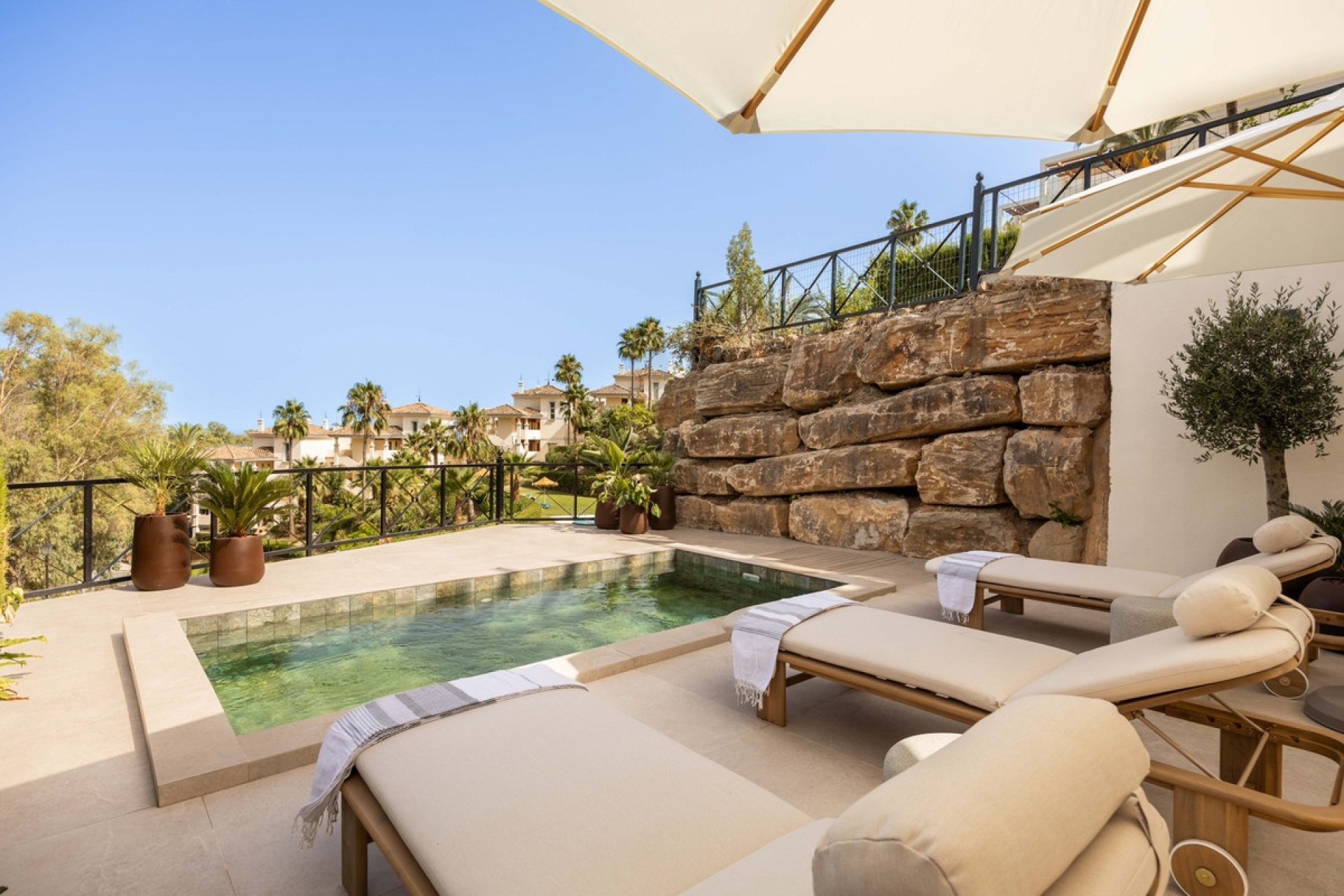 Rynek wtórny - apartment - Marbella - Nueva Andalucía