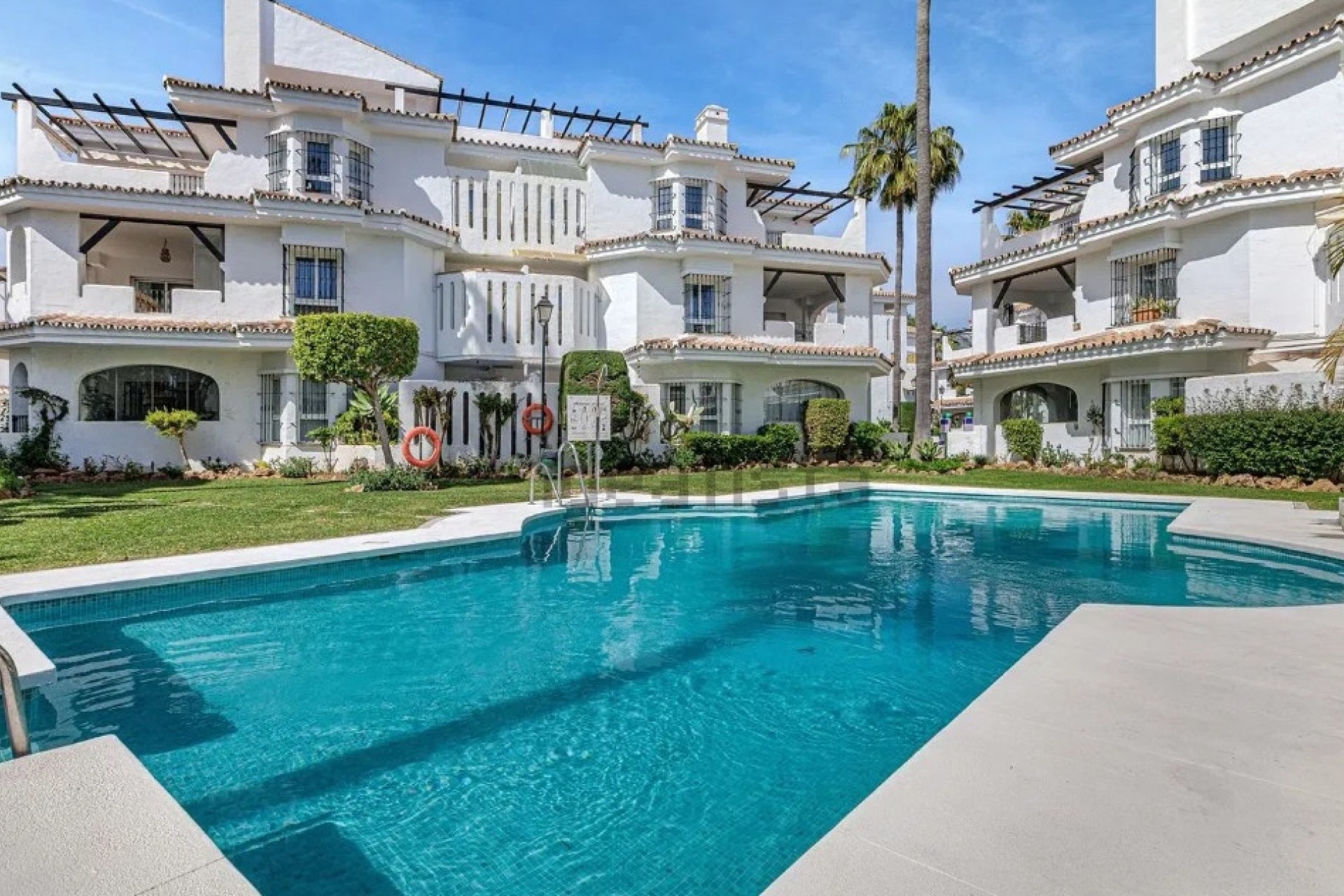 Rynek wtórny - apartment - Marbella - Nueva Andalucía