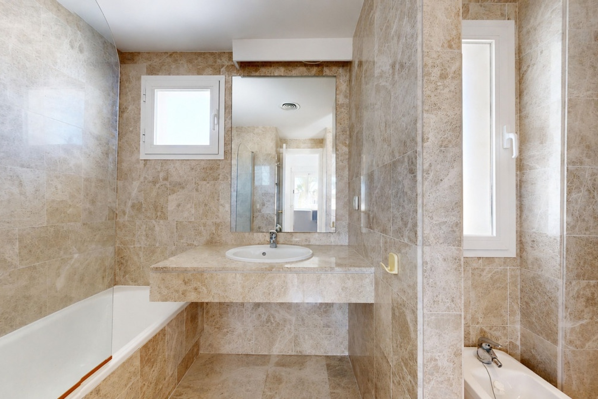 Rynek wtórny - apartment - Marbella - Nueva Andalucía