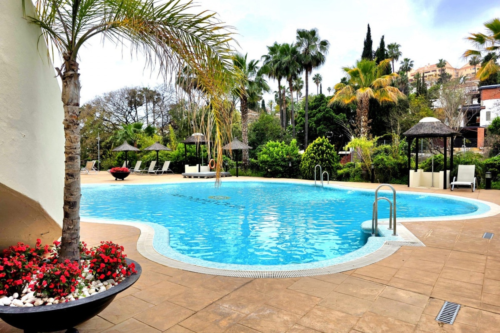 Rynek wtórny - apartment - Marbella - Nueva Andalucía