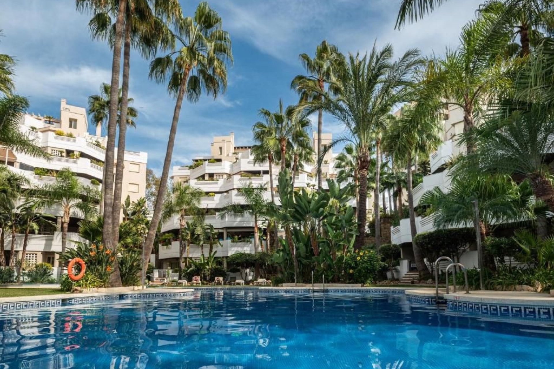 Rynek wtórny - apartment - Marbella - Nueva Andalucía