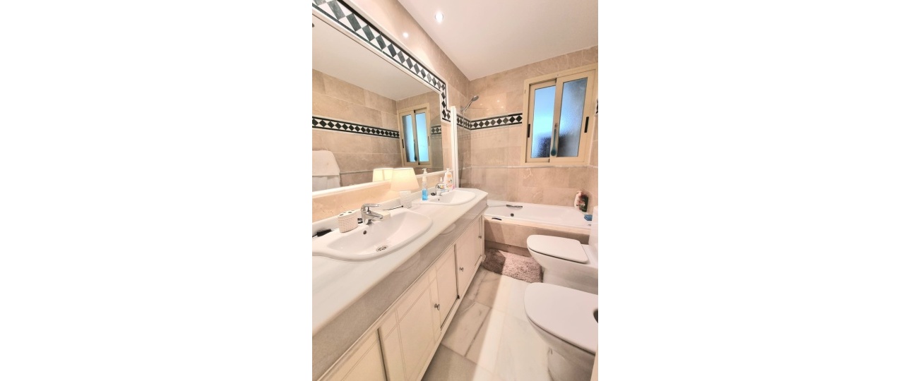 Rynek wtórny - apartment - Marbella - Nueva Andalucía