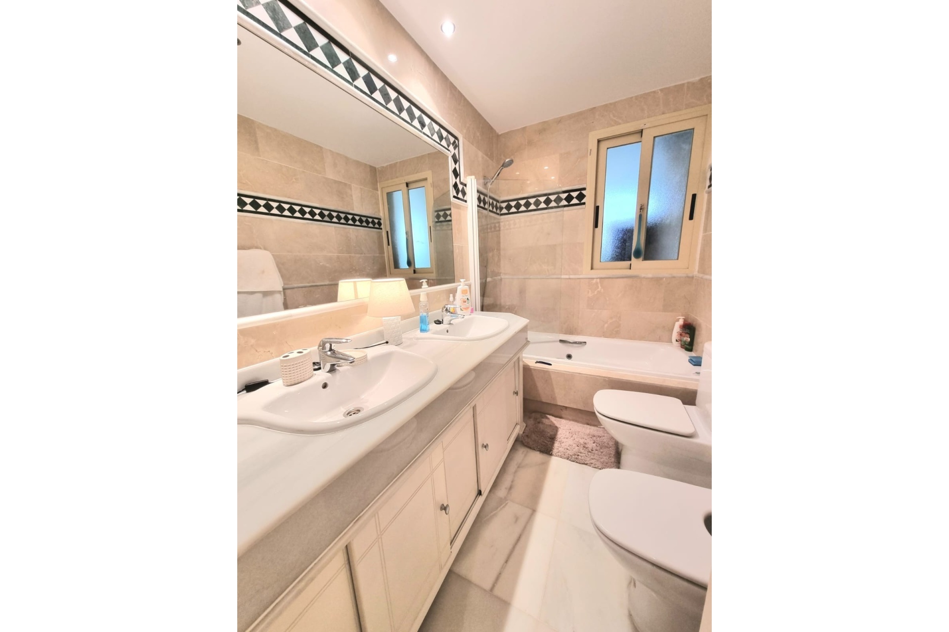 Rynek wtórny - apartment - Marbella - Nueva Andalucía