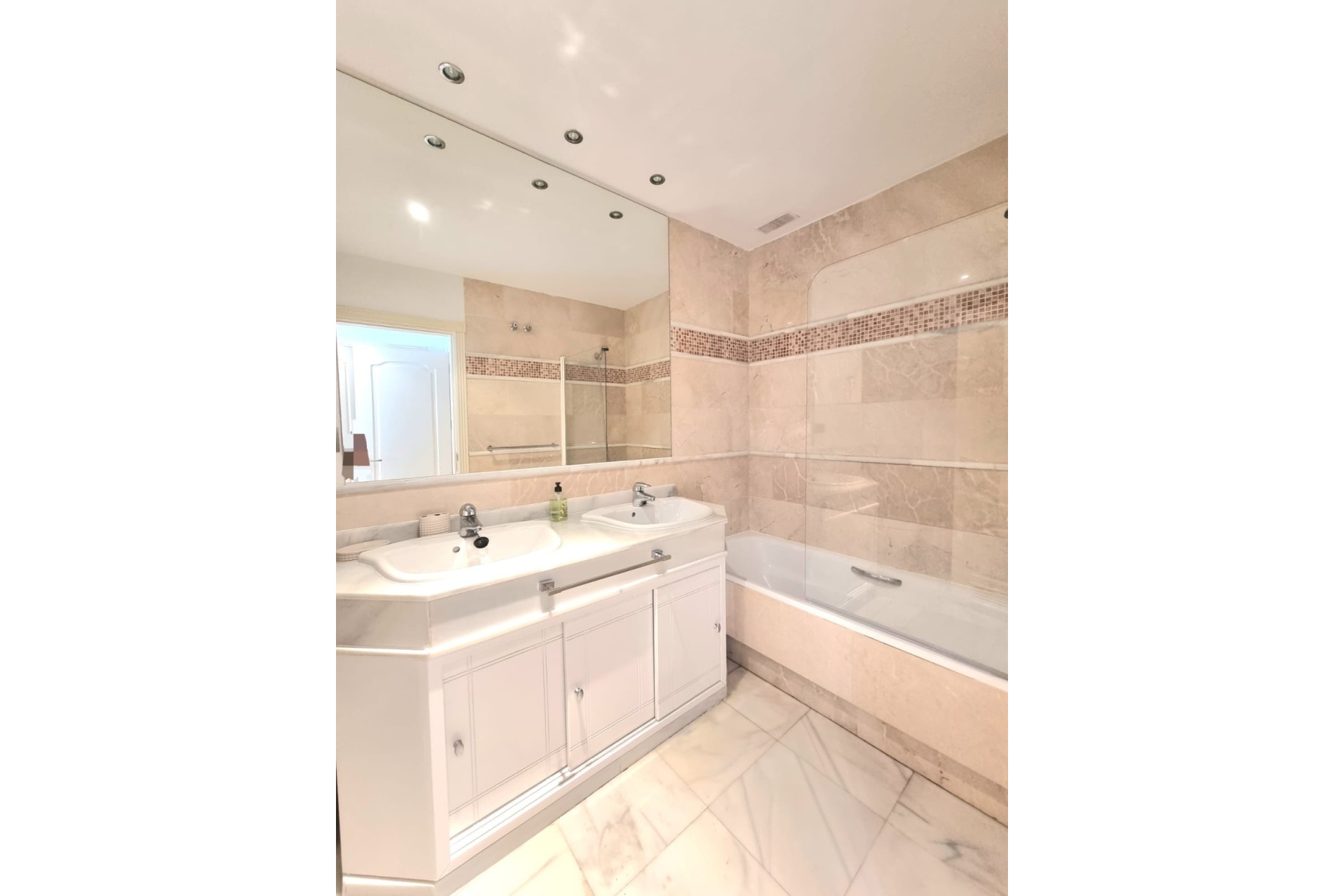 Rynek wtórny - apartment - Marbella - Nueva Andalucía