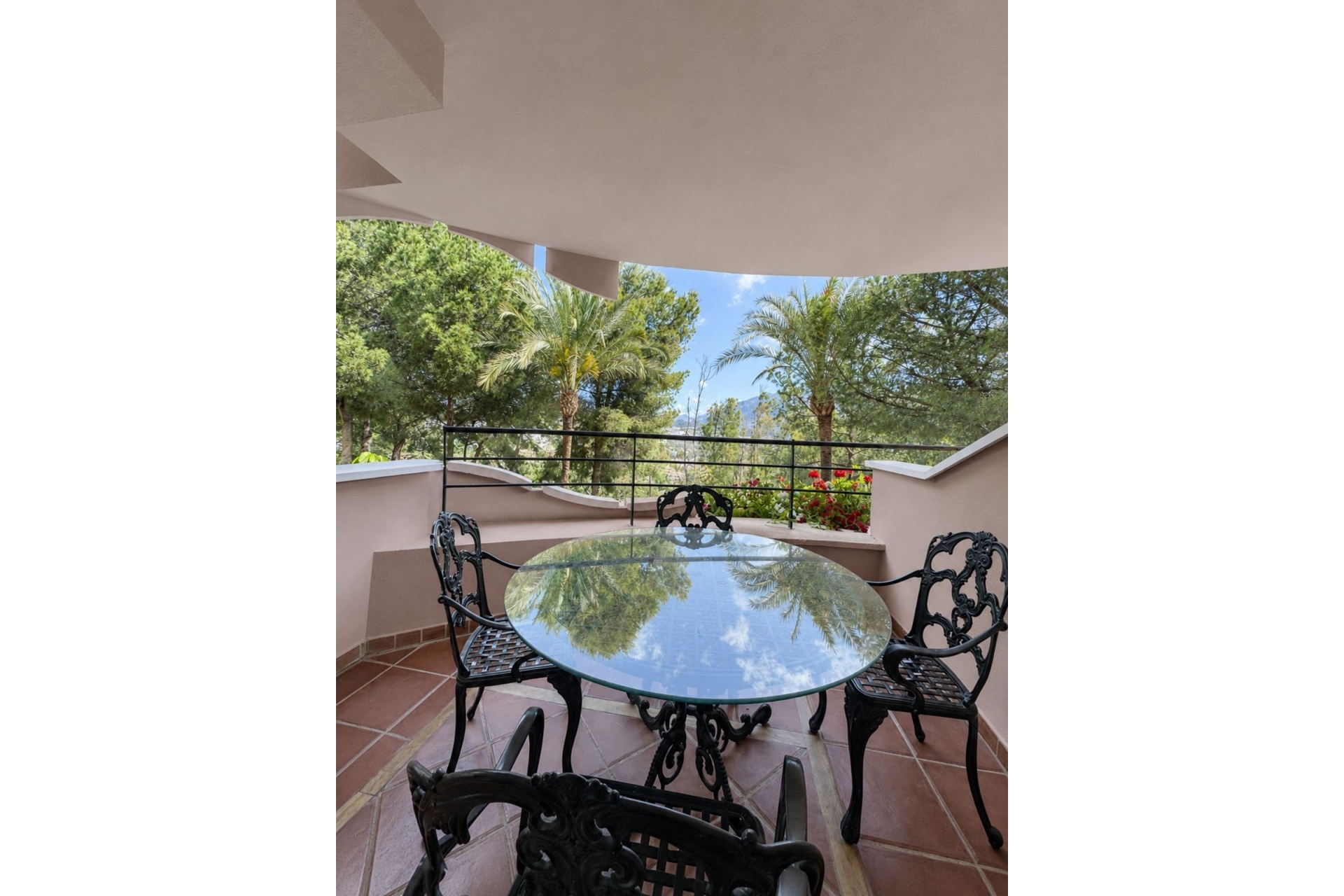 Rynek wtórny - apartment - Marbella - Nueva Andalucía