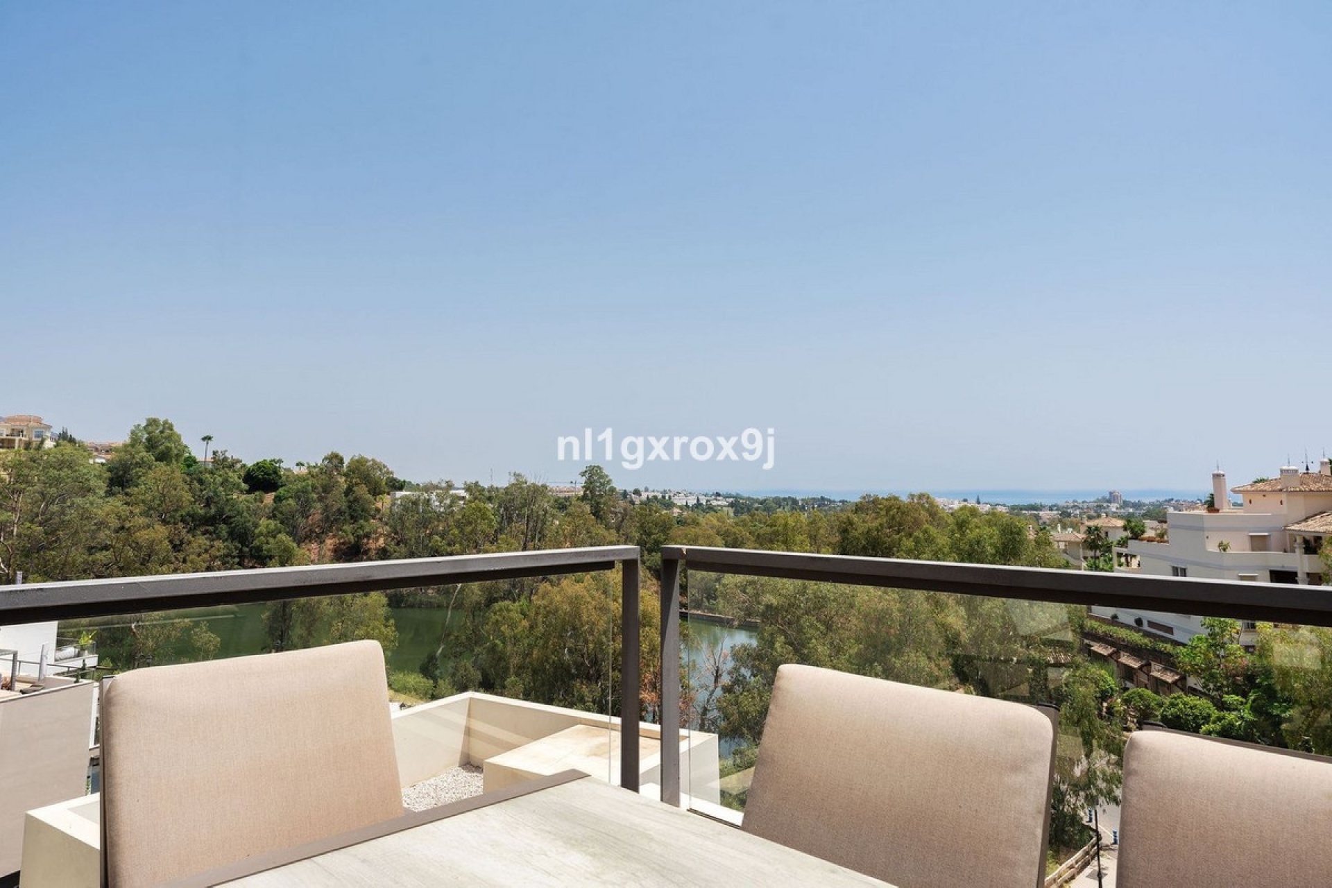 Rynek wtórny - apartment - Marbella - Nueva Andalucía
