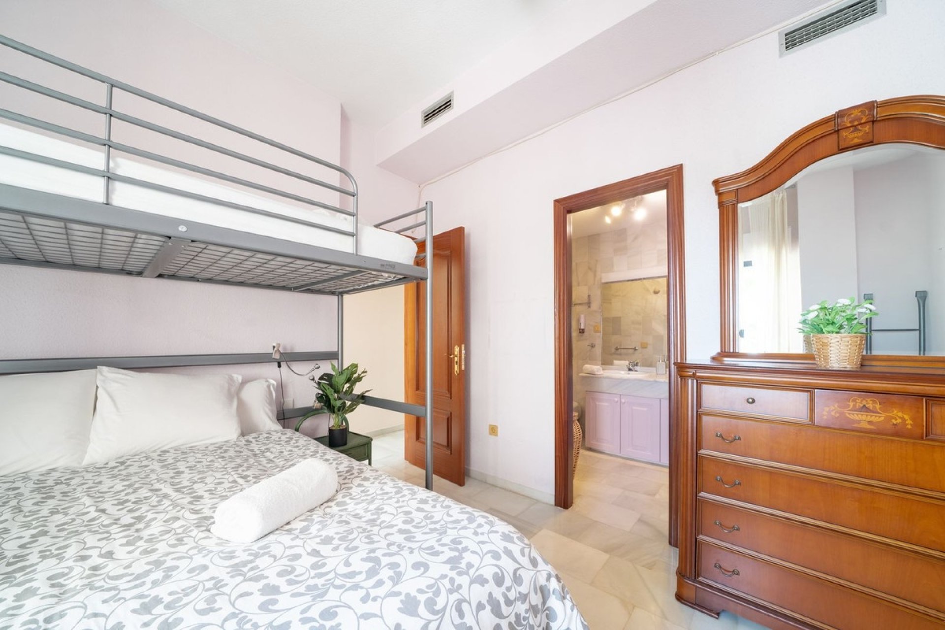 Rynek wtórny - apartment - Marbella - Nueva Andalucía