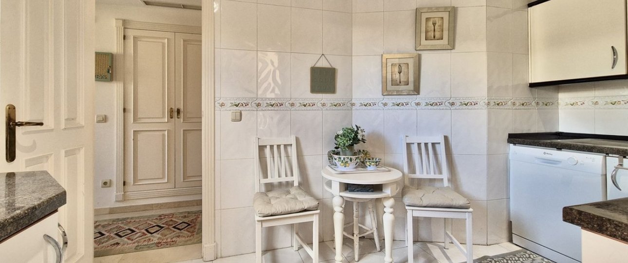 Rynek wtórny - apartment - Marbella - Nueva Andalucía