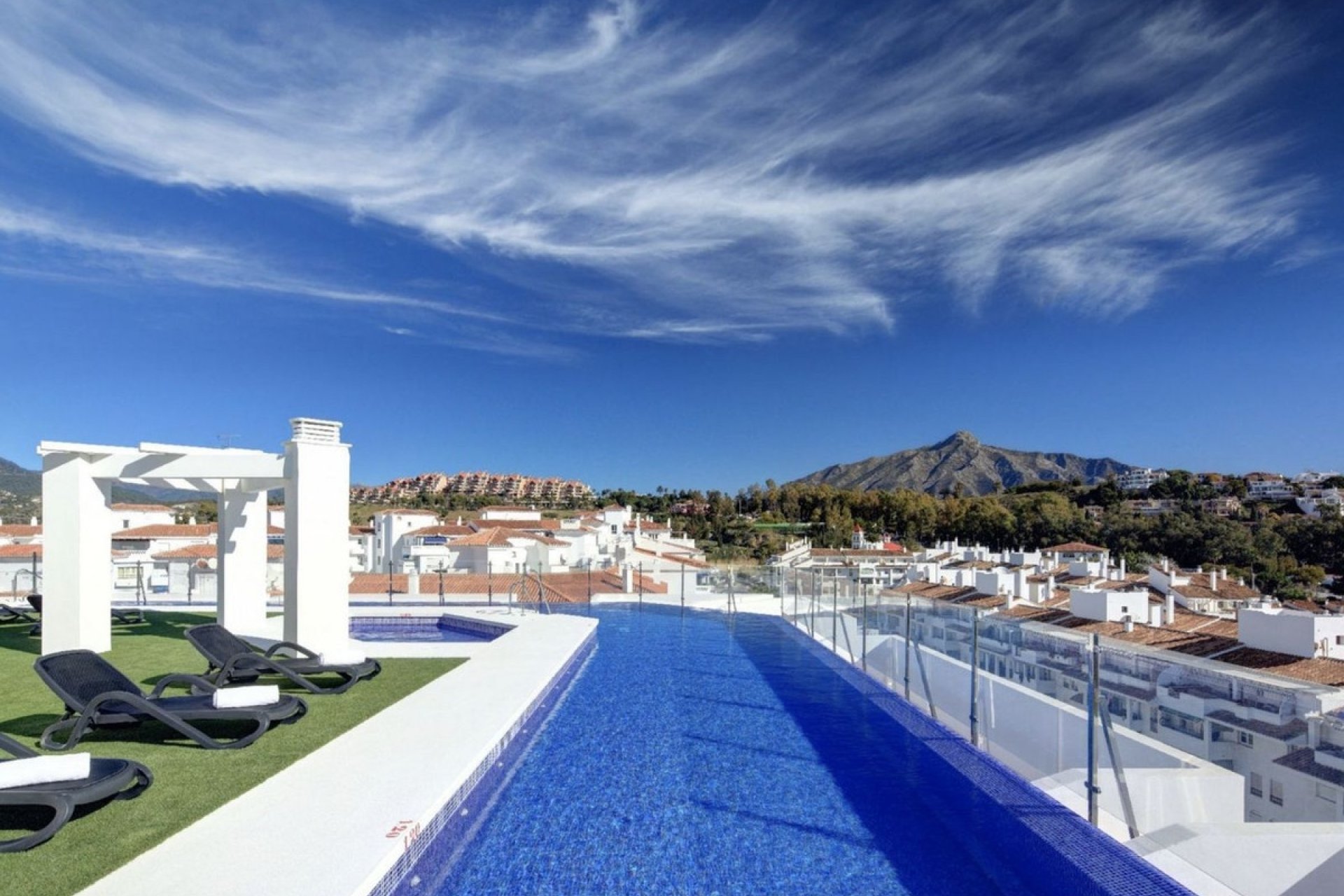 Rynek wtórny - apartment - Marbella - Nueva Andalucía