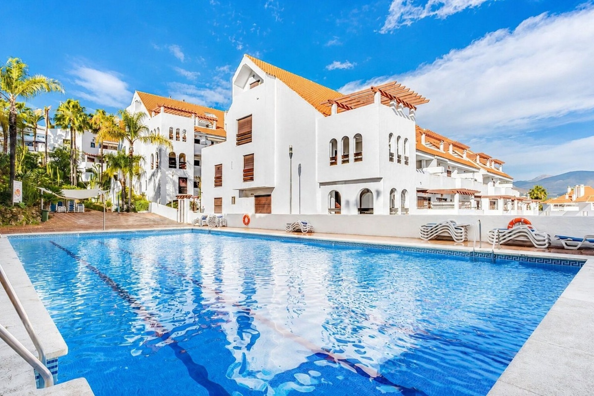 Rynek wtórny - apartment - Marbella - Nueva Andalucía