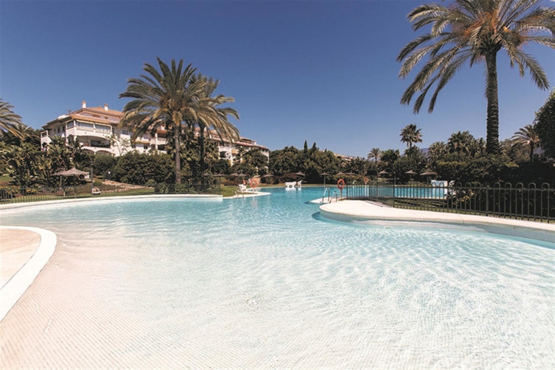Rynek wtórny - apartment - Marbella - Nueva Andalucía