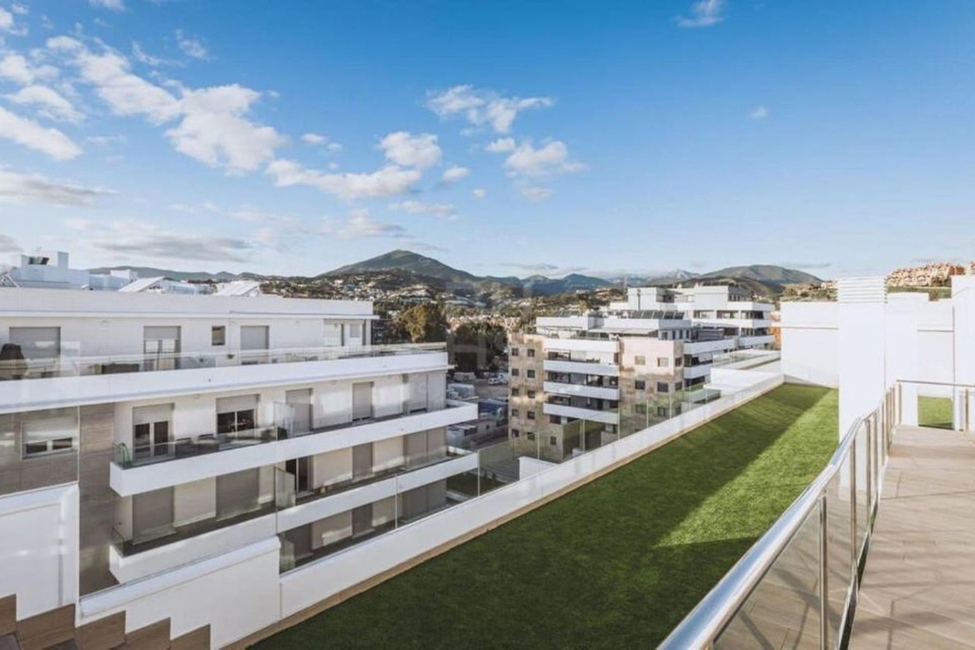 Rynek wtórny - apartment - Marbella - Nueva Andalucía