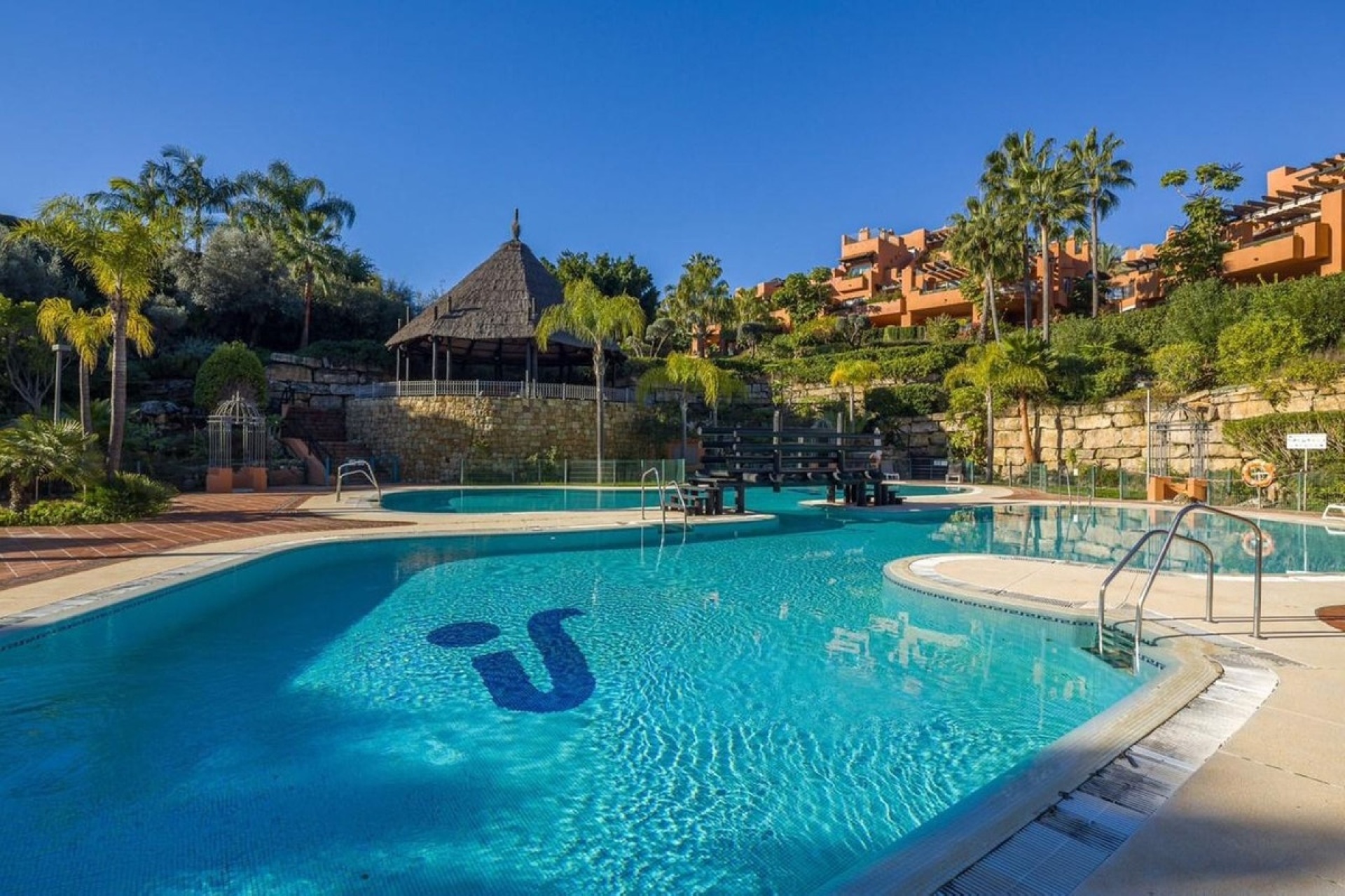 Rynek wtórny - apartment - Marbella - Nueva Andalucía