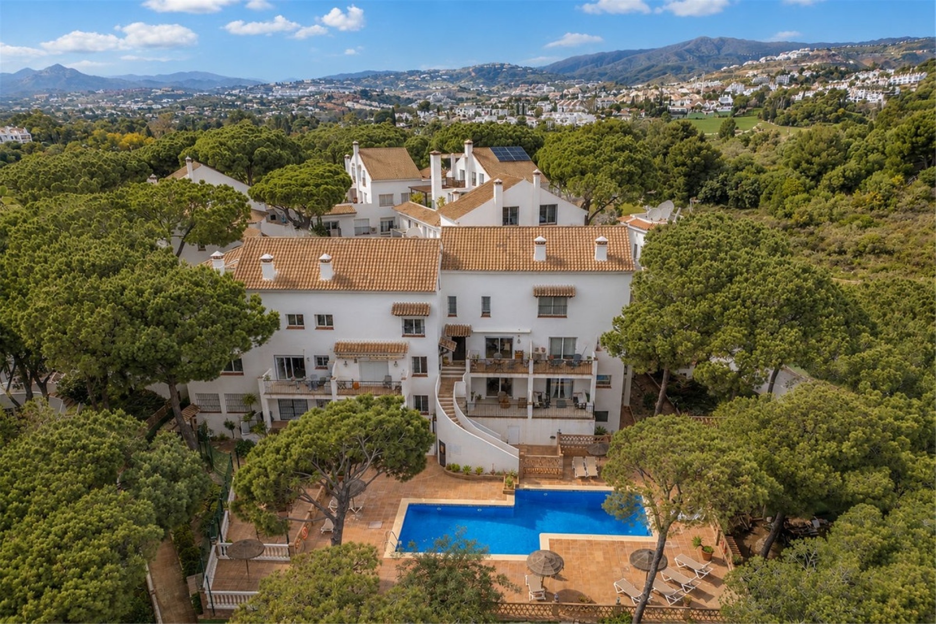 Rynek wtórny - apartment - Marbella - Nueva Andalucía