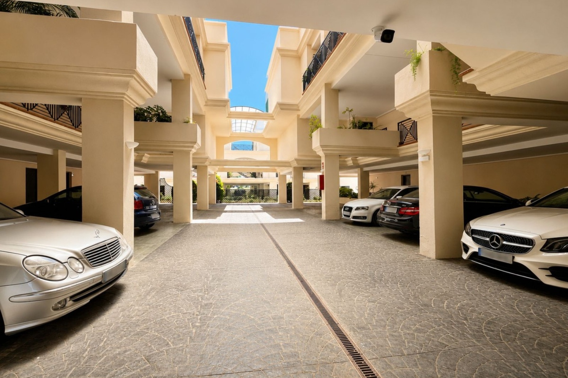 Rynek wtórny - apartment - Marbella - Nueva Andalucía