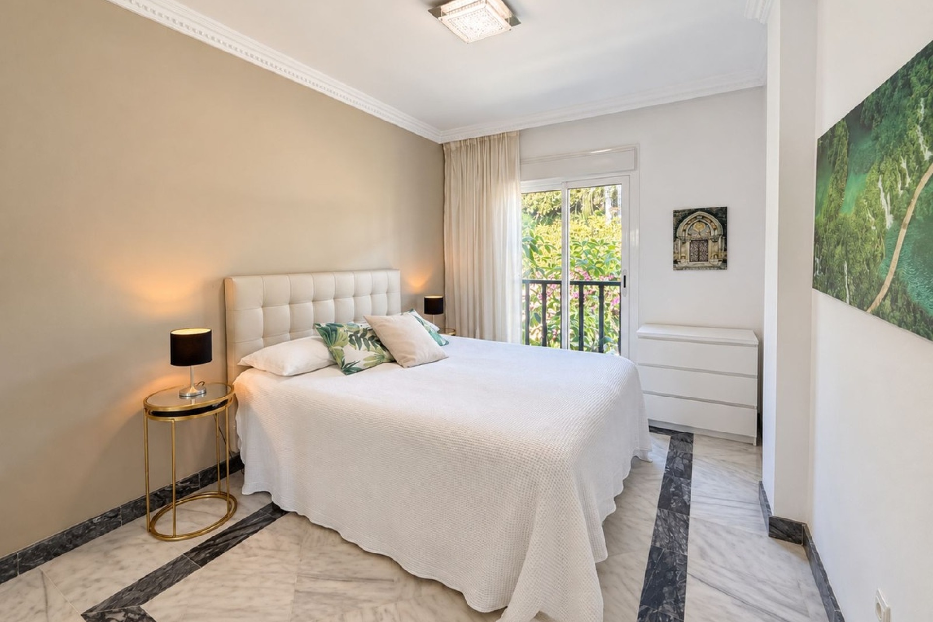 Rynek wtórny - apartment - Marbella - Nueva Andalucía