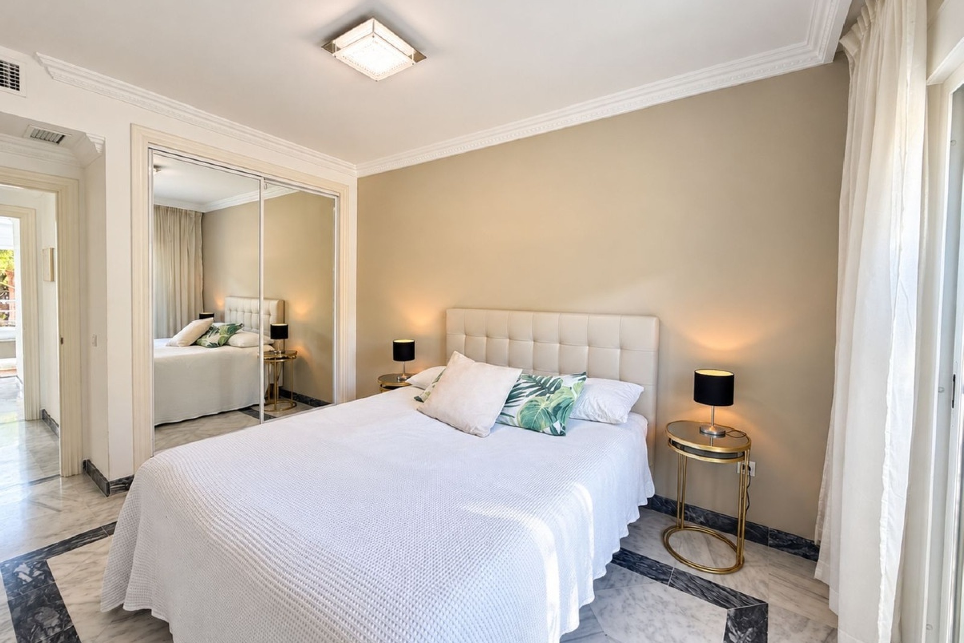 Rynek wtórny - apartment - Marbella - Nueva Andalucía