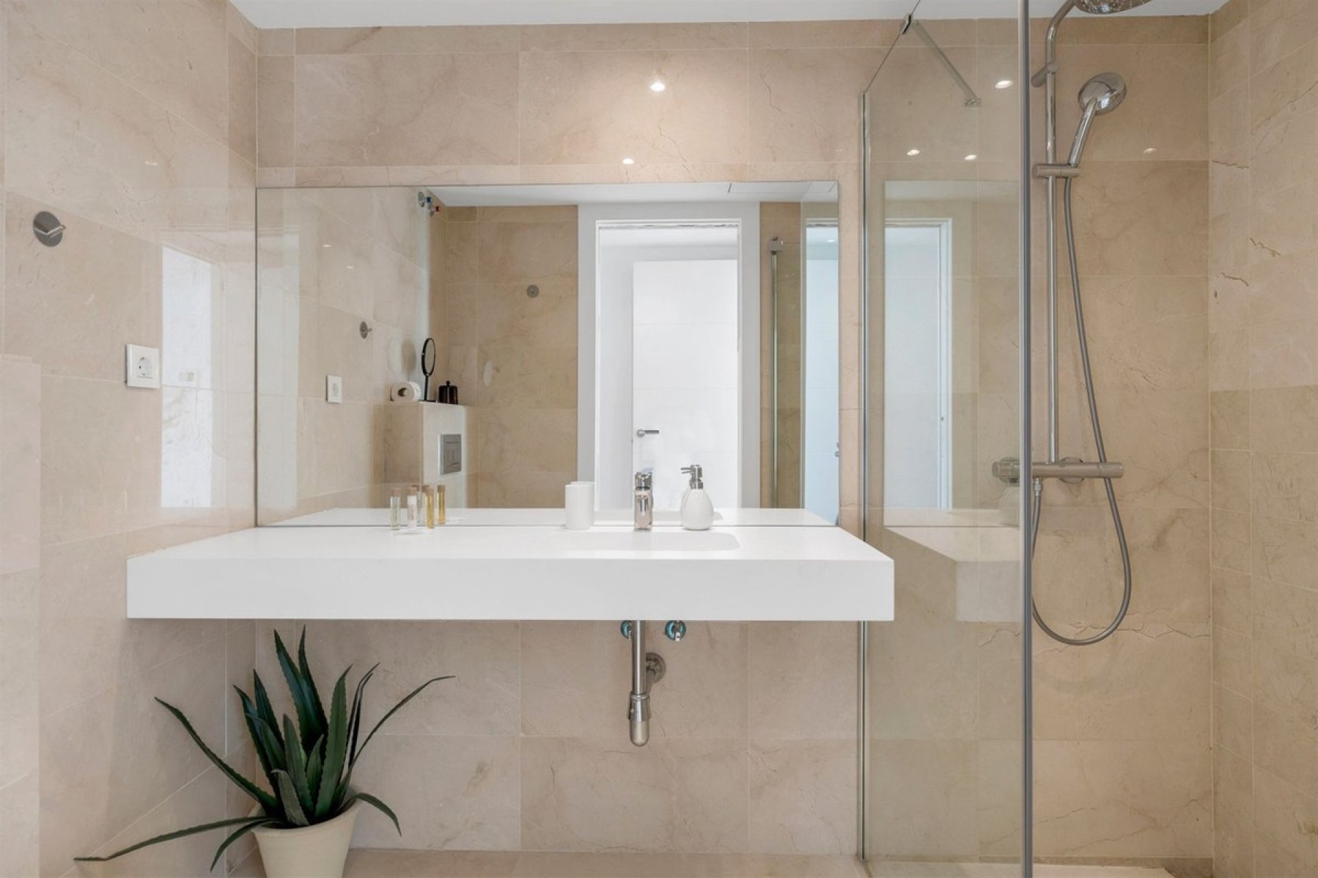 Rynek wtórny - apartment - Marbella - Nueva Andalucía