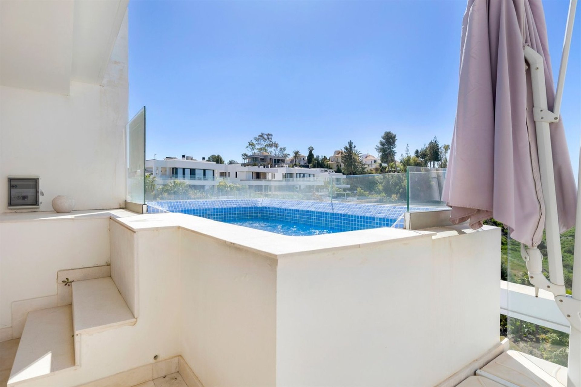 Rynek wtórny - apartment - Marbella - Nueva Andalucía