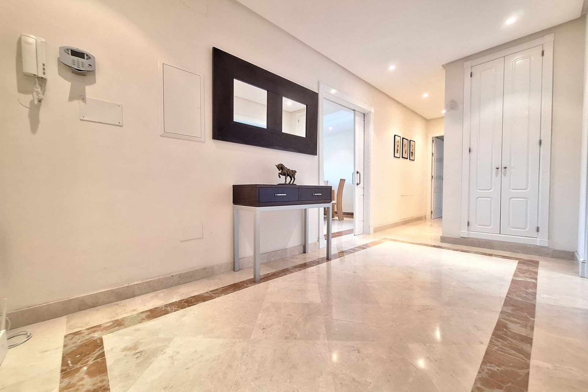 Rynek wtórny - apartment - Marbella - Nueva Andalucía