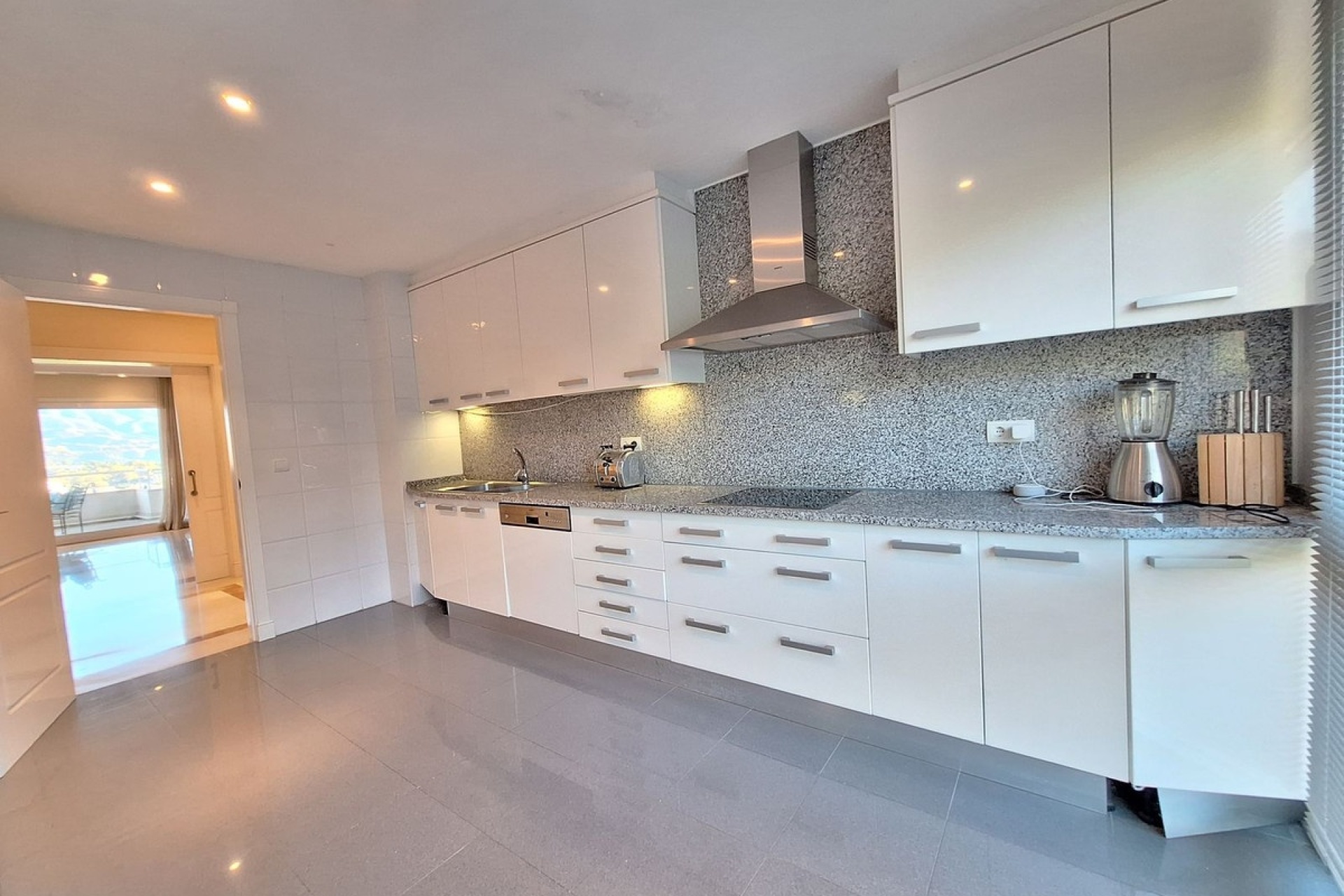 Rynek wtórny - apartment - Marbella - Nueva Andalucía
