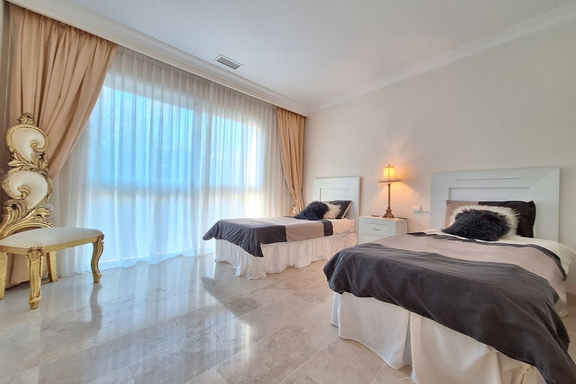 Rynek wtórny - apartment - Marbella - Nueva Andalucía