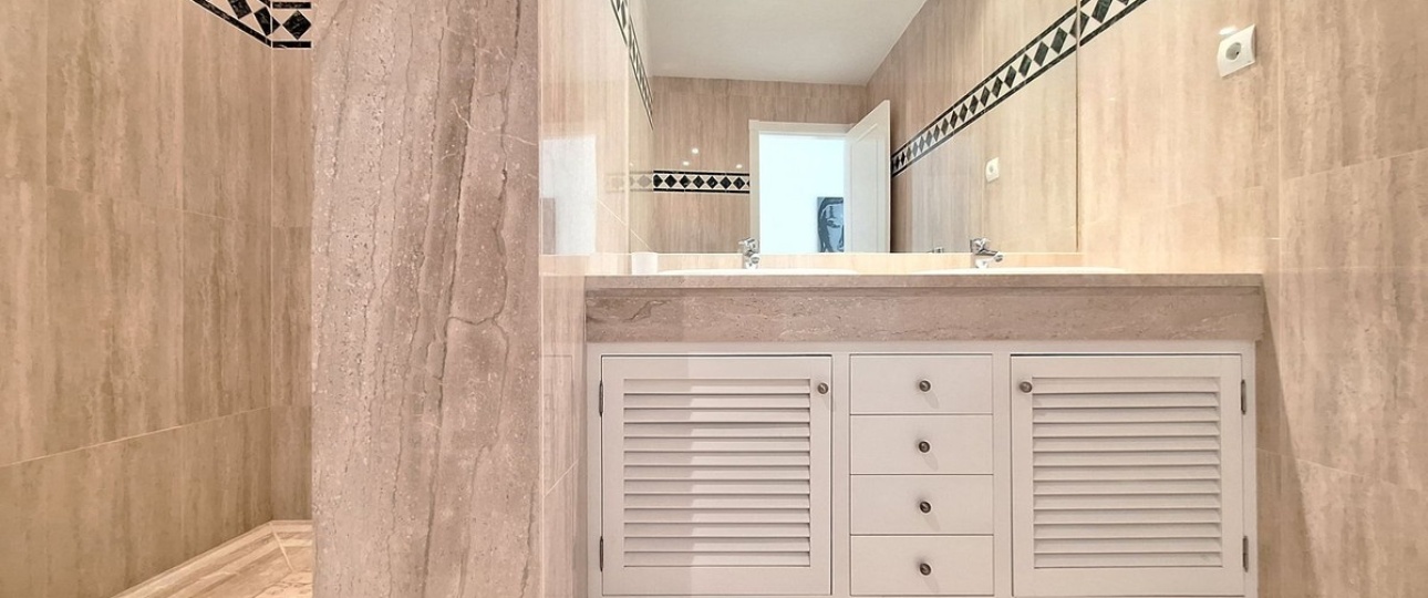 Rynek wtórny - apartment - Marbella - Nueva Andalucía