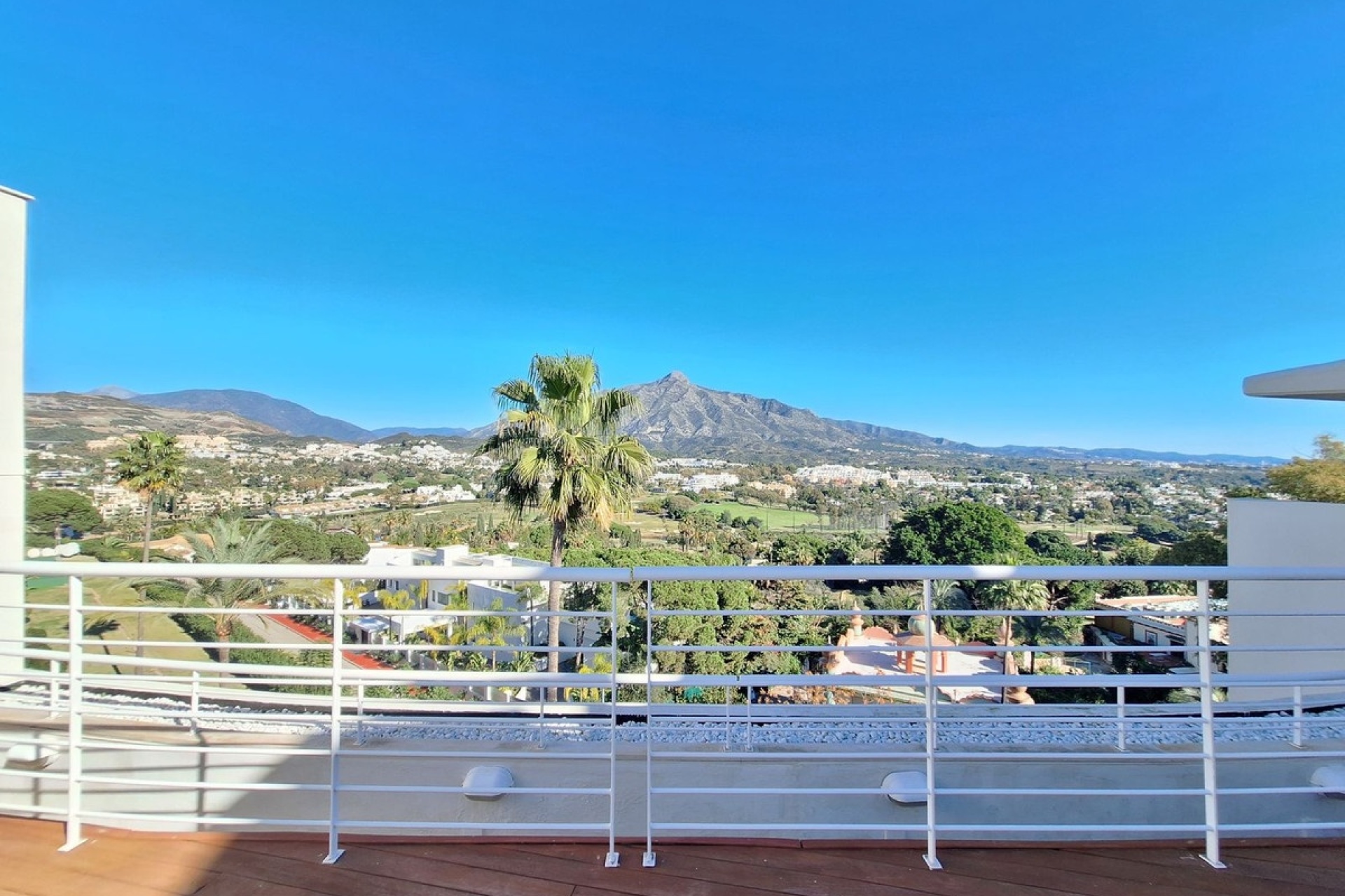Rynek wtórny - apartment - Marbella - Nueva Andalucía