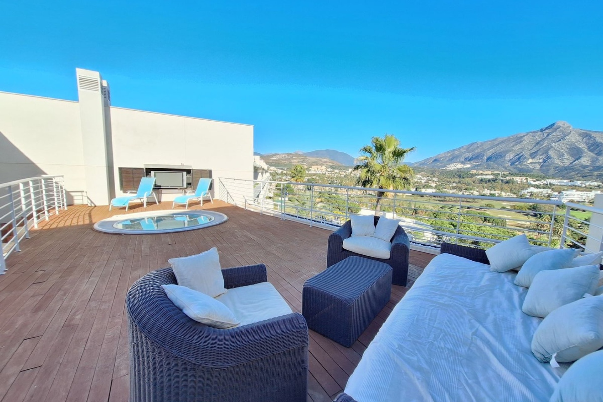 Rynek wtórny - apartment - Marbella - Nueva Andalucía