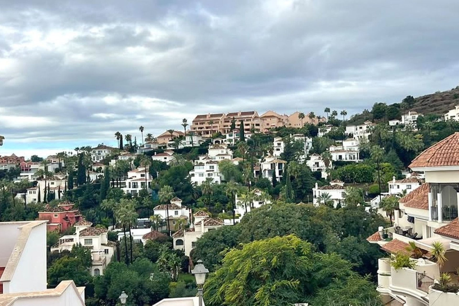 Rynek wtórny - apartment - Marbella - Nueva Andalucía