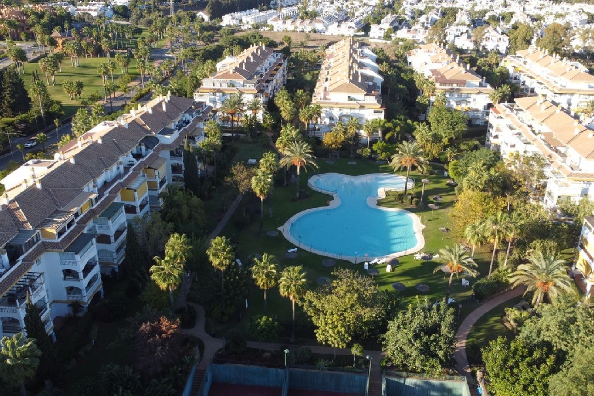 Rynek wtórny - apartment - Marbella - Nueva Andalucía