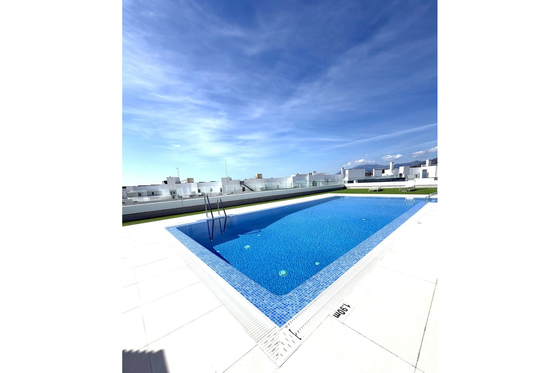 Rynek wtórny - apartment - Marbella - Nueva Andalucía